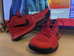 Kyrie 3 outlet candy apple