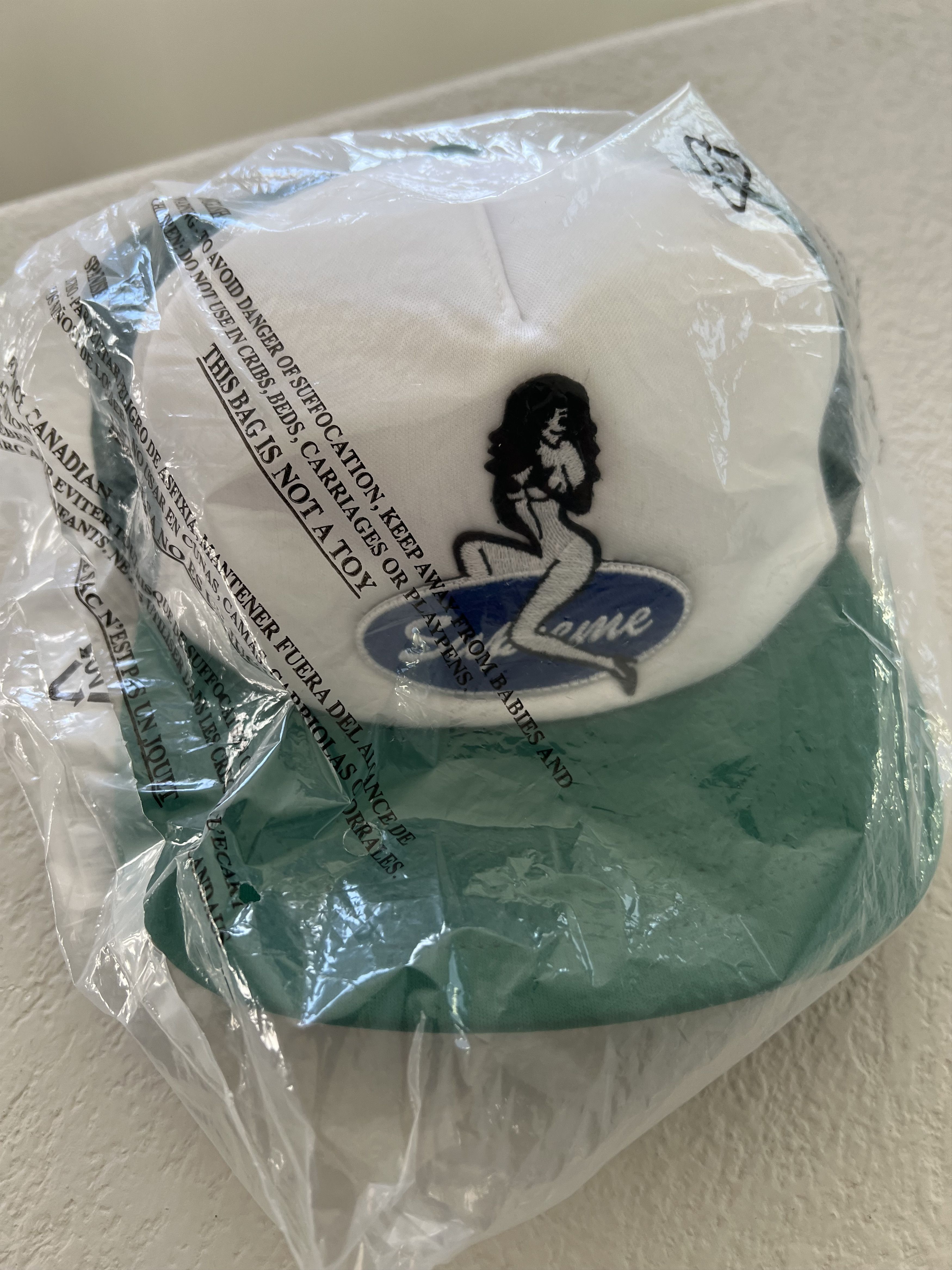 Supreme - Pinup Logo Trucker Hat (Green) – eluXive