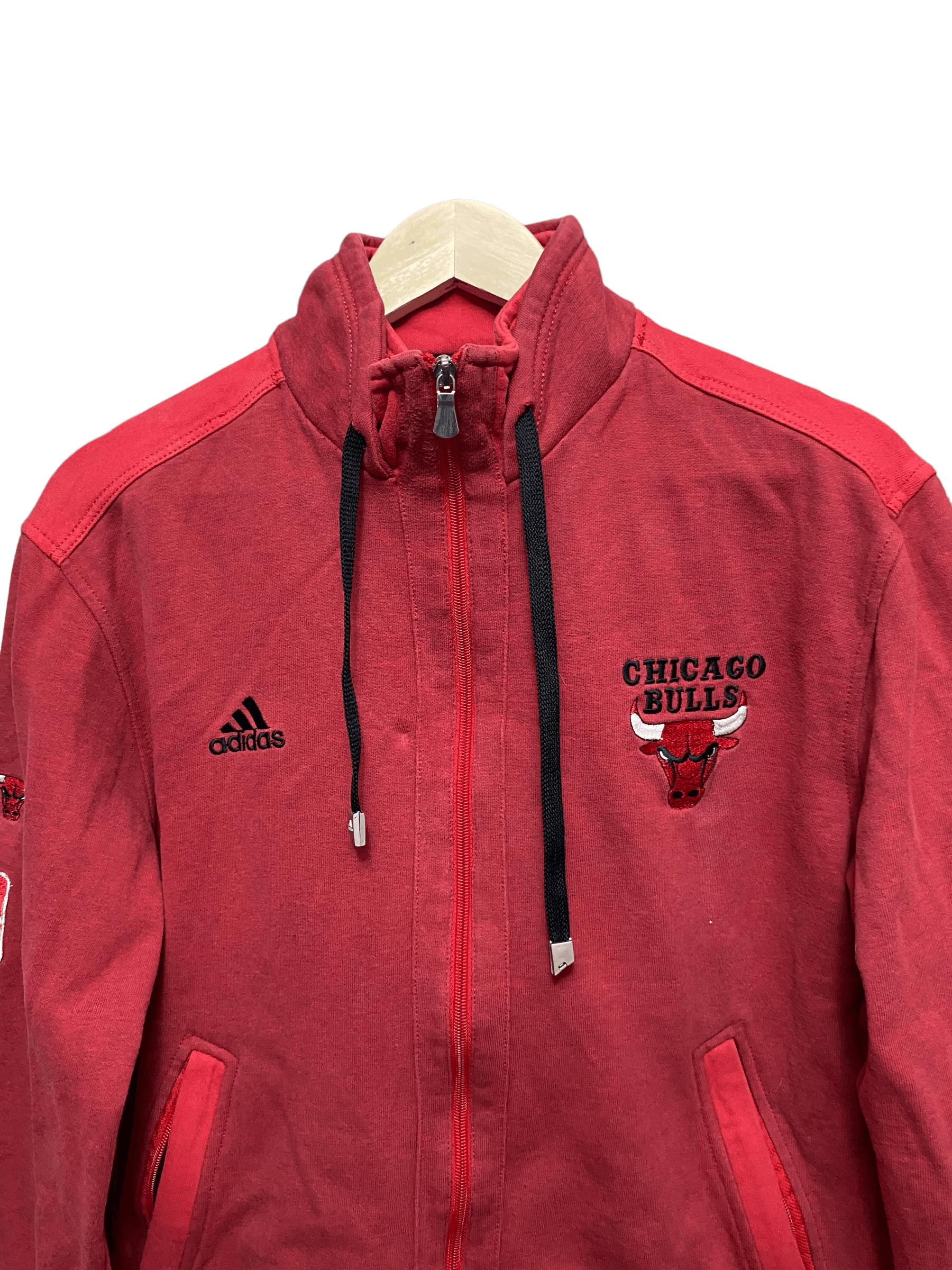 Adidas × NBA Adidas NBA chicago bulls full zip sweatshirt, size M Size US M / EU 48-50 / 2 - 2 Thumbnail