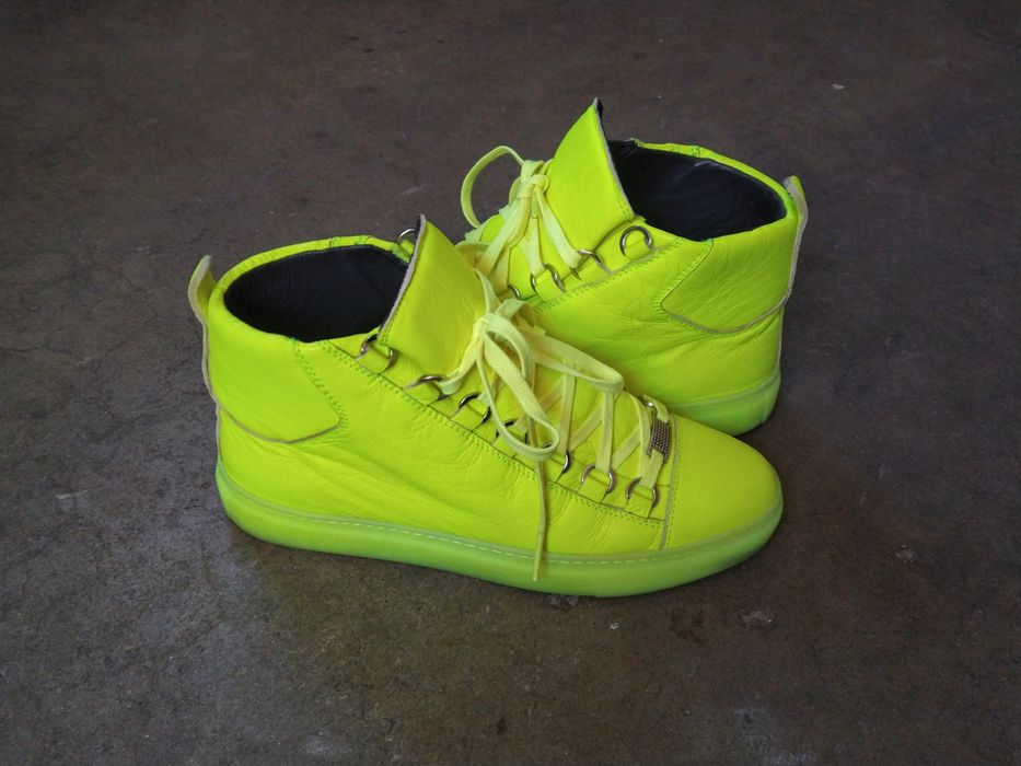 Balenciaga hot sale arena neon