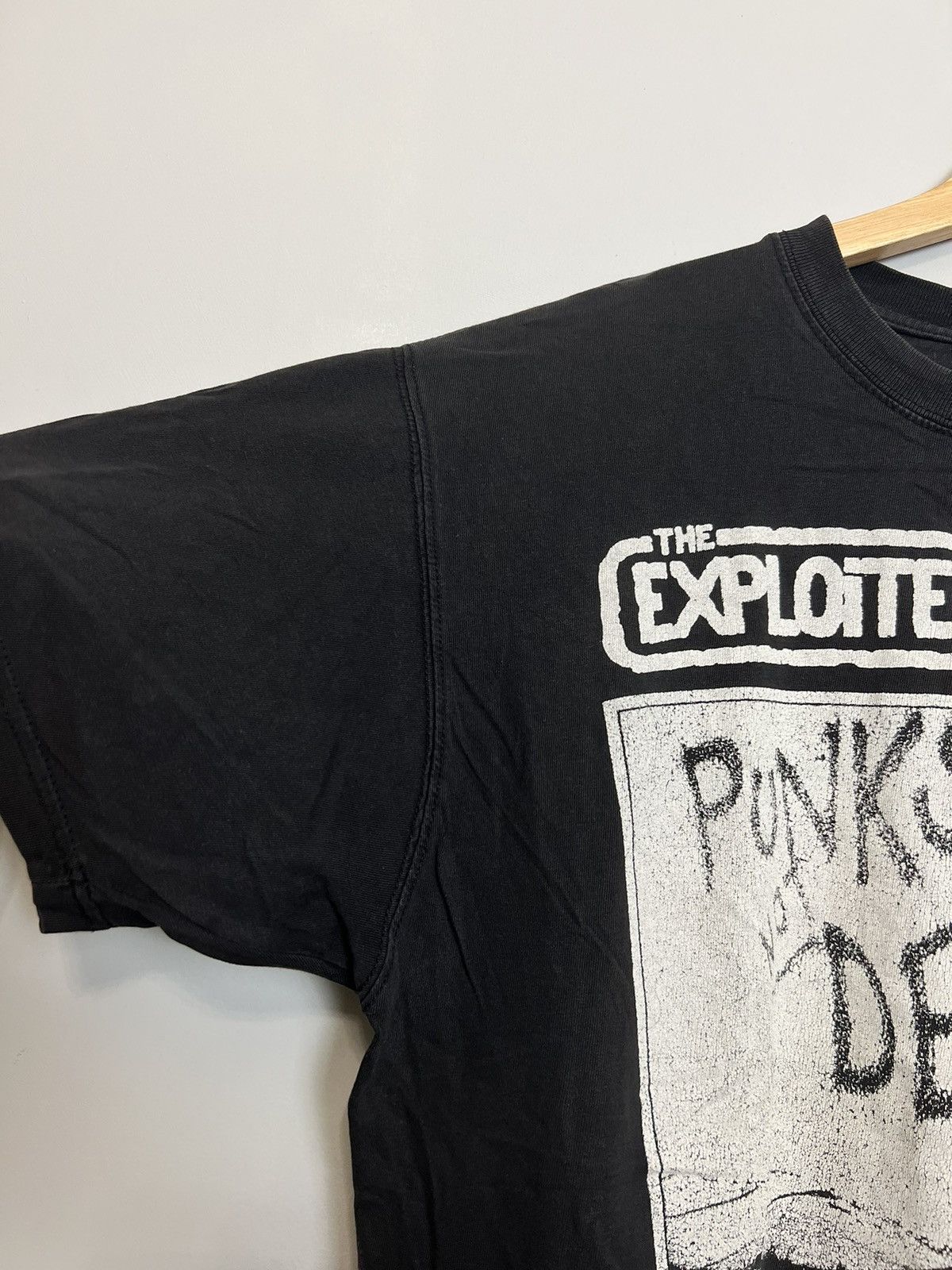 Band Tees Rare Vintage 90s The Exploited Punks Not Dead Punk Band Tee Size US L / EU 52-54 / 3 - 6 Thumbnail