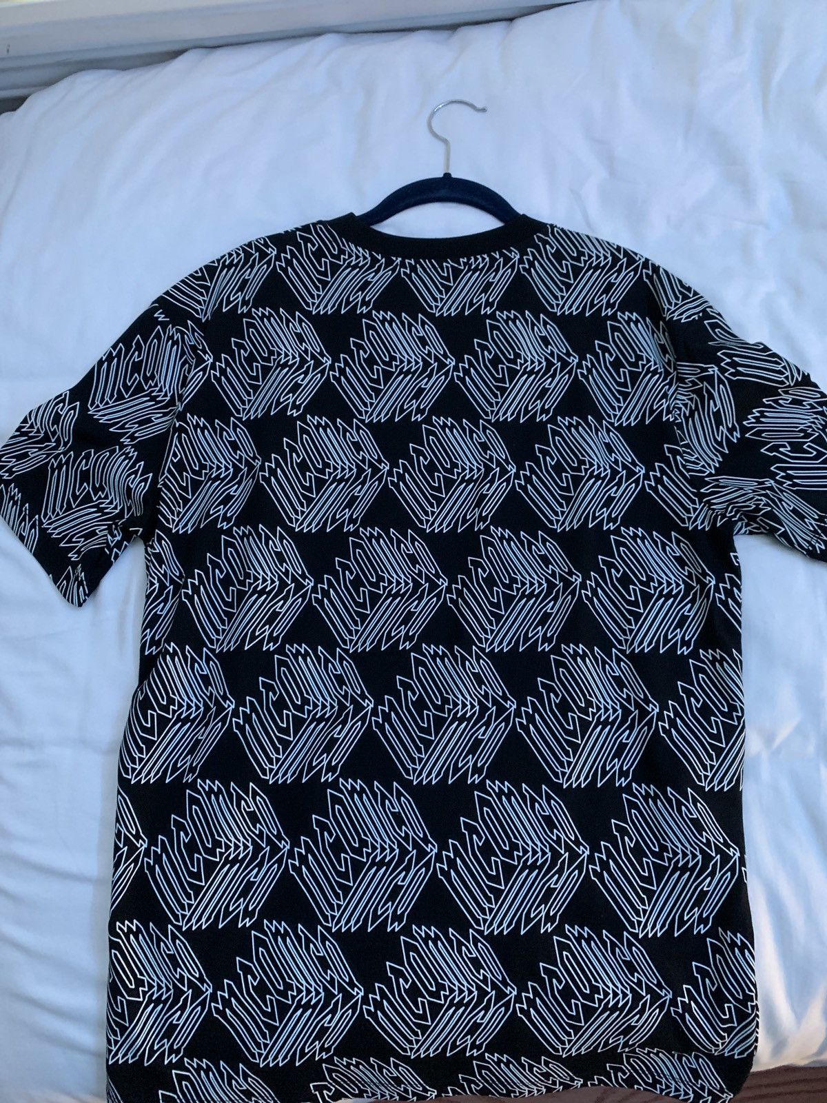 MCQ McQ Black and White all over tee Size US S / EU 44-46 / 1 - 3 Thumbnail