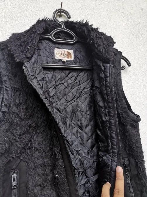 The North Face 🔥 THE NORTH FACE DEEP PILE WINTER VEST Size US M / EU 48-50 / 2 - 5 Thumbnail
