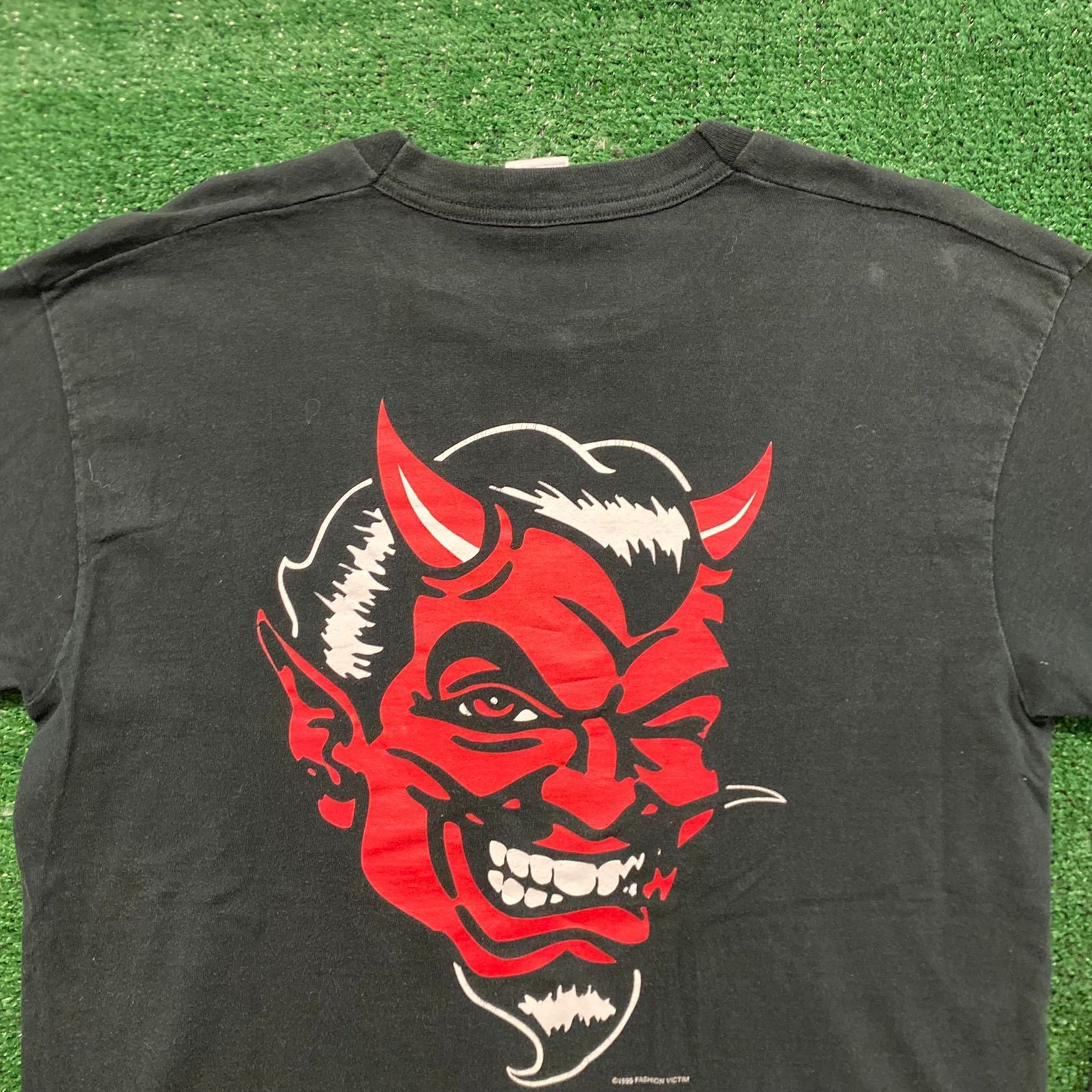 Fashion Victim Fashion Victim Devil Vintage 90s Punk T-Shirt Size US L / EU 52-54 / 3 - 5 Thumbnail