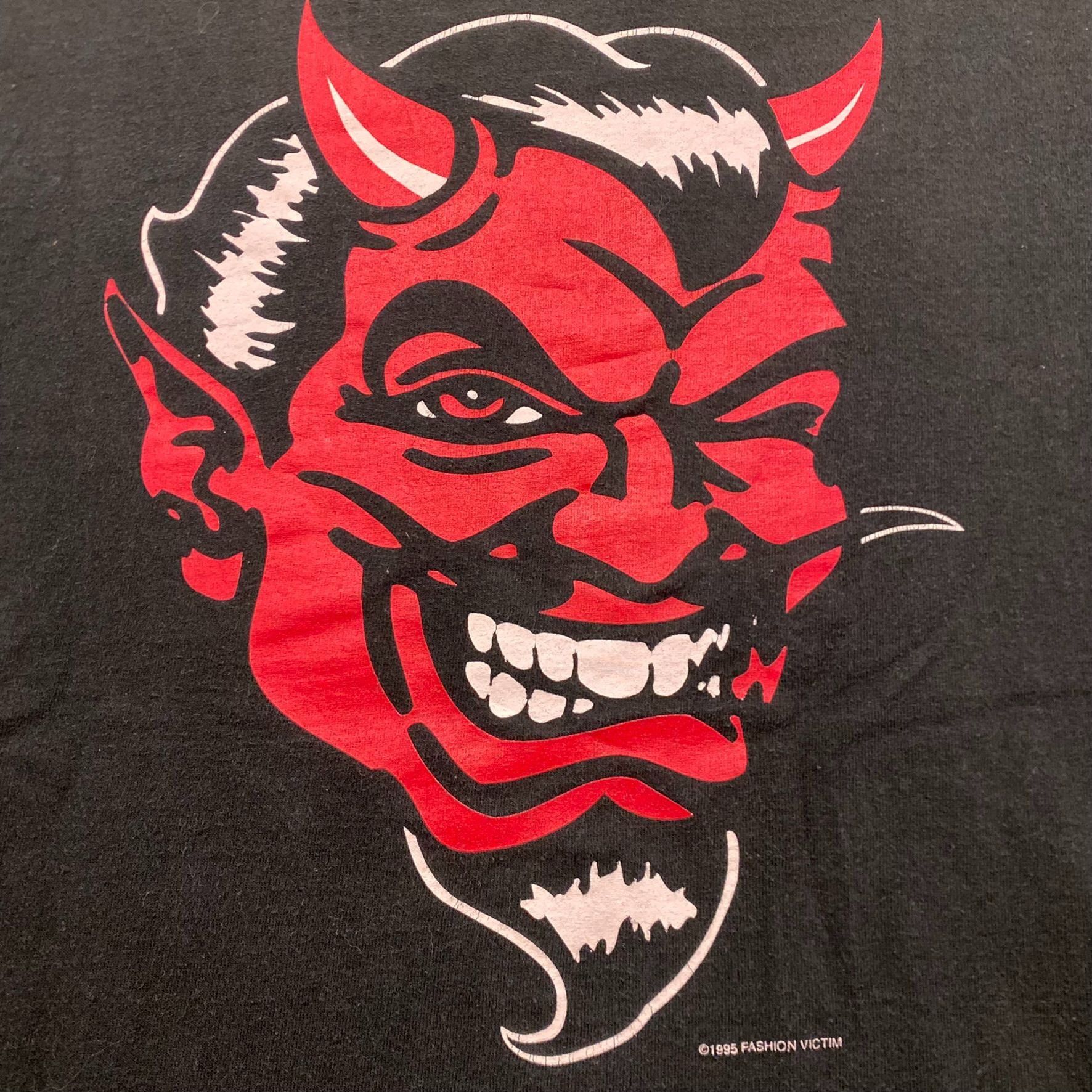 Fashion Victim Fashion Victim Devil Vintage 90s Punk T-Shirt Size US L / EU 52-54 / 3 - 6 Thumbnail