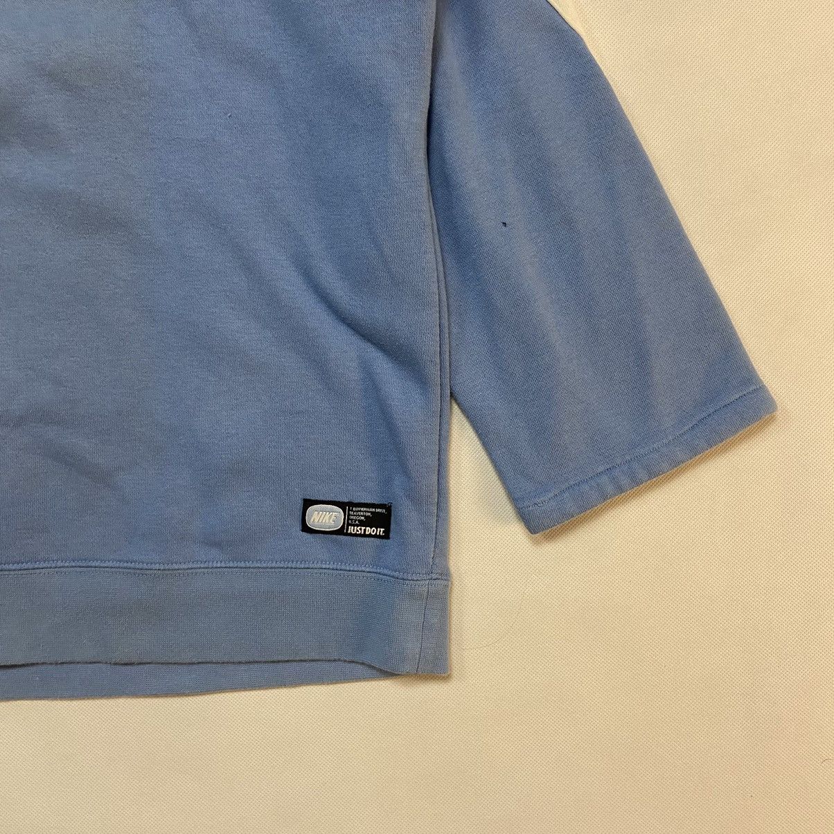 Nike Vintage Y2K Nike Center Swoosh Logo Sweatshirt Size L Size US L / EU 52-54 / 3 - 2 Thumbnail