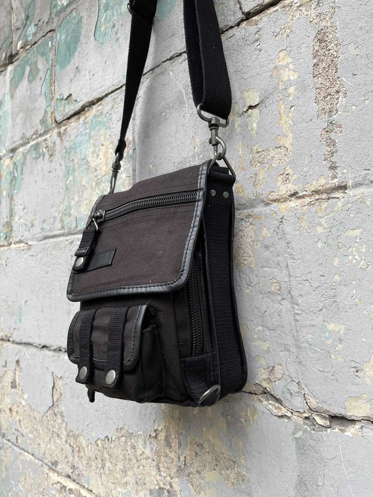 Japanese Brand Vintage Multi-Pocket Mini Stylish Japanese Shoulder Bag Y2K Size ONE SIZE - 2 Thumbnail