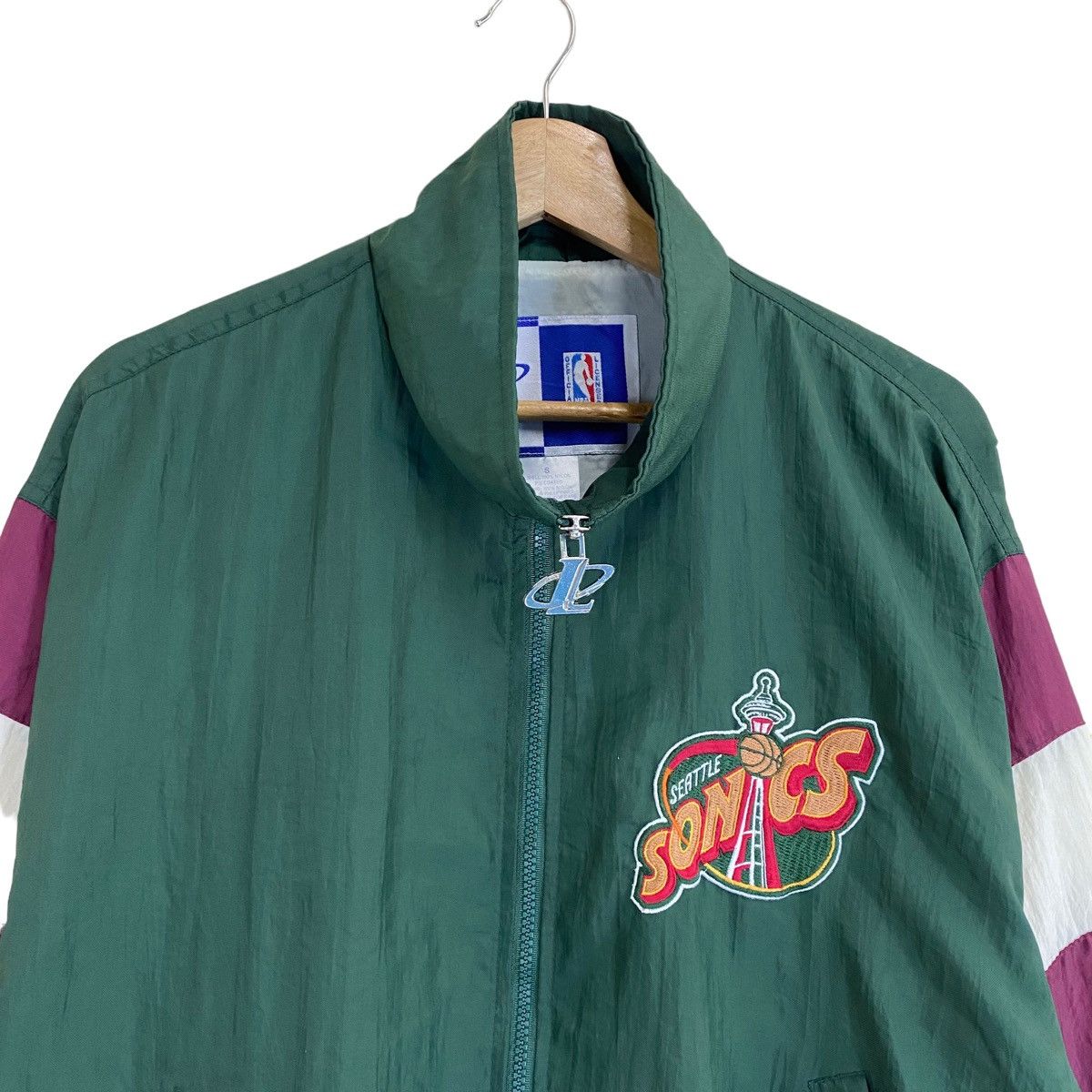 NBA Vintage 90s Seattle Sonics Big Logo Zipper Jacket Size M Size US M / EU 48-50 / 2 - 5 Thumbnail