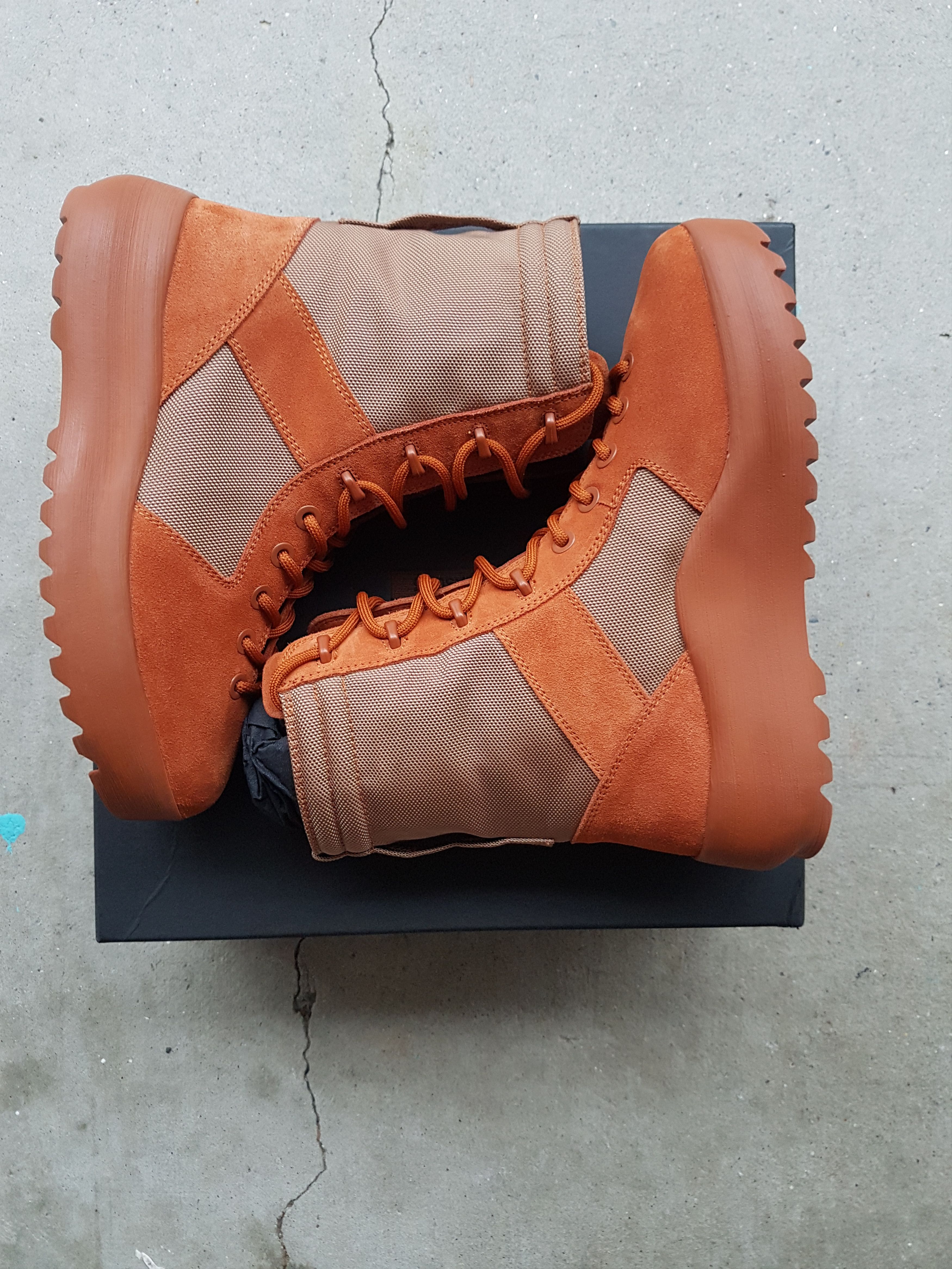 Yeezy season 3 burnt sienna sales