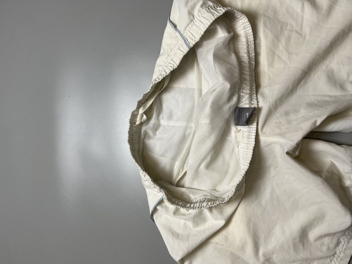Nike Vintage Nike shorts Streetwear swoosh casual y2k size L Size US 34 / EU 50 - 9 Thumbnail