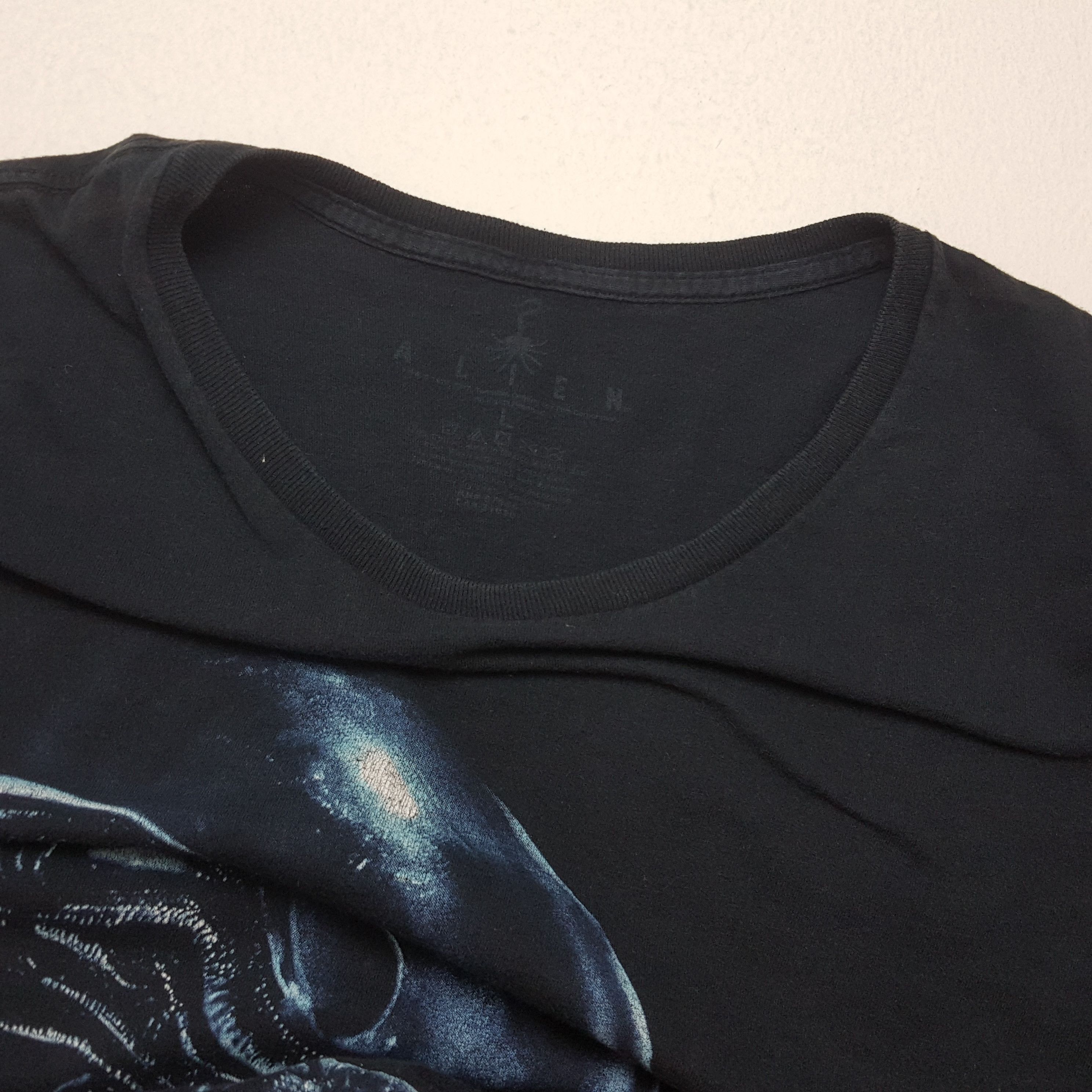 ALIEN Action Movie X Gadget Phone Tshirt