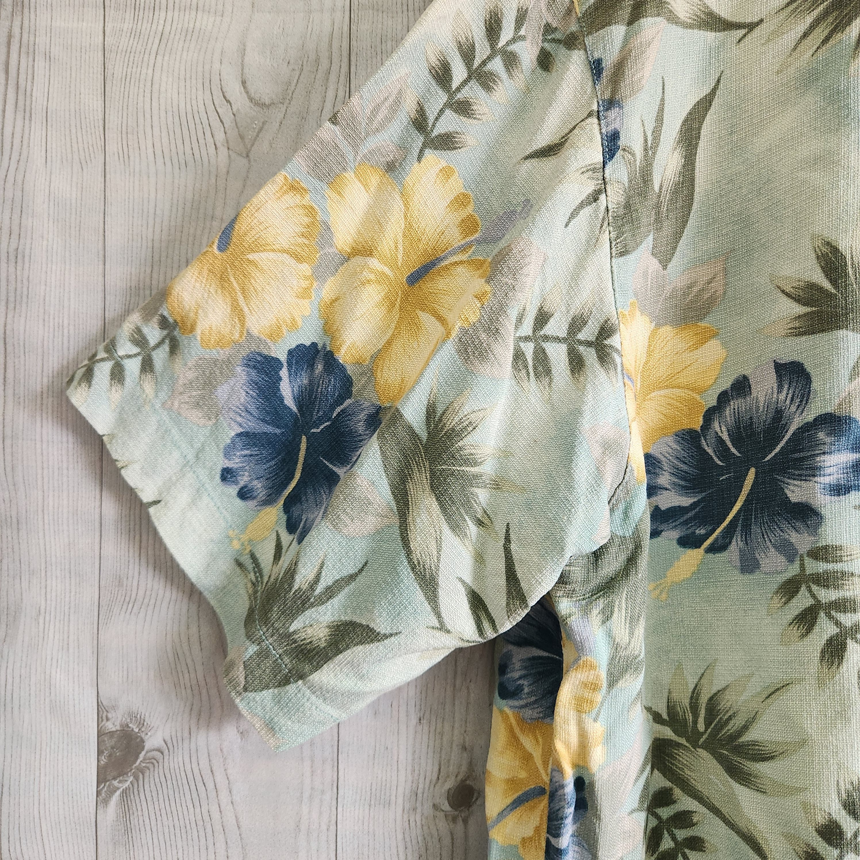 Tommy Bahama × Vintage Vintage Silk Tommy Bahama Colourful Shirts Size US L / EU 52-54 / 3 - 9 Thumbnail