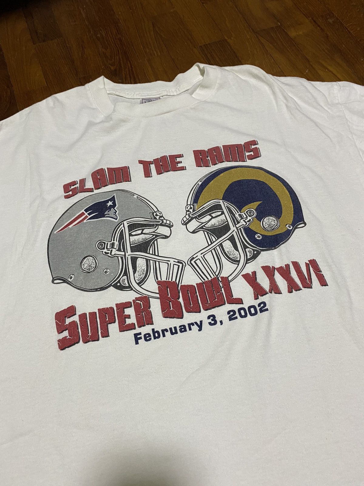 Vintage ‘02 Patriots vs St. Louis Rams Super Bowl XXXVI Tee