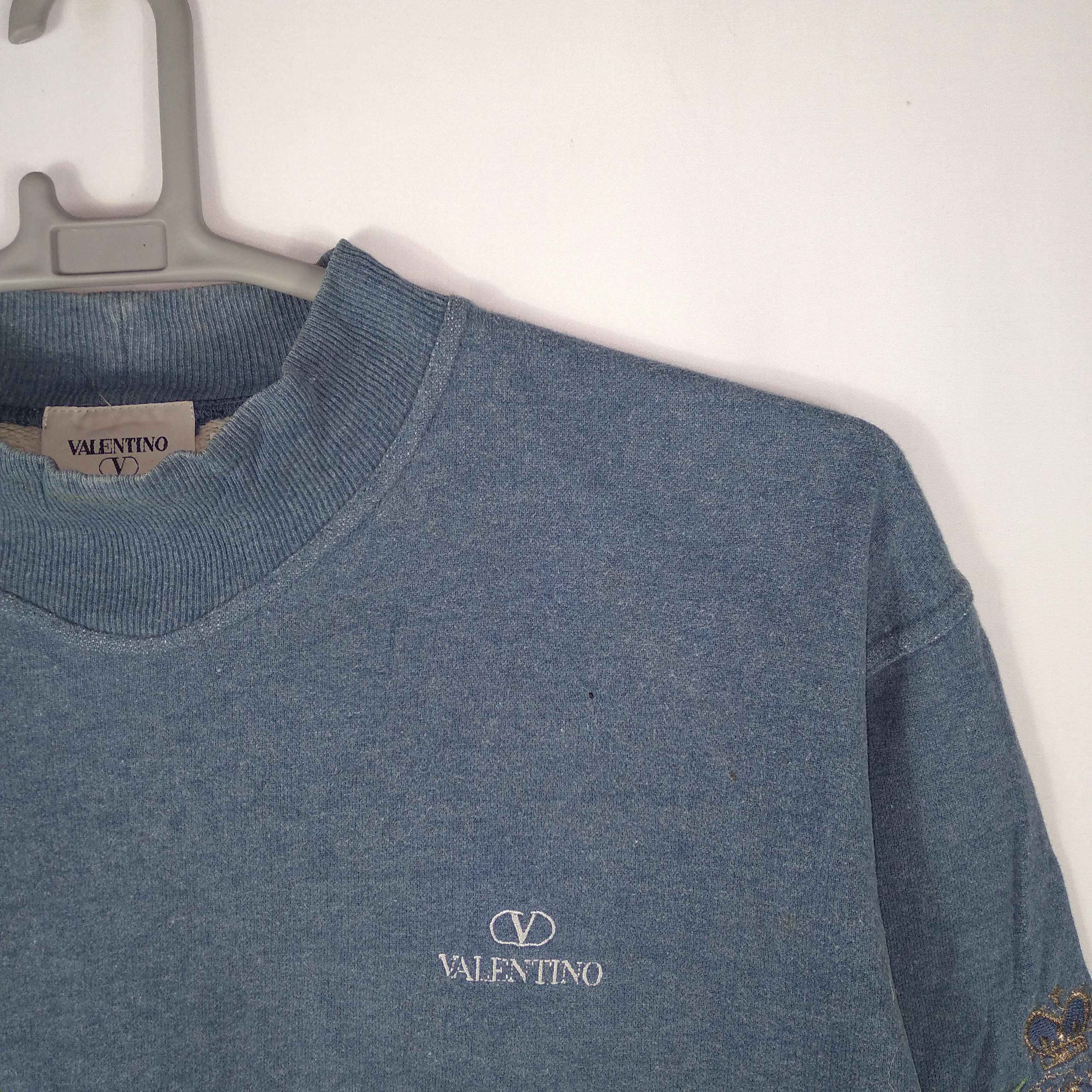 Valentino × Vintage Vintage Italian Valentino Embroidery Logo Sweatshirts Size US L / EU 52-54 / 3 - 2 Thumbnail