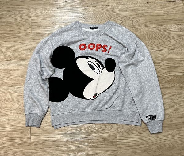 Mickey mouse best sale sweatshirt bershka