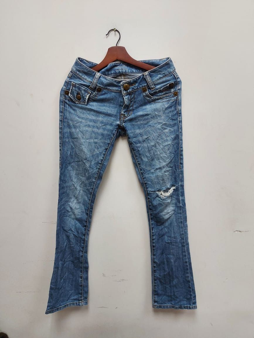 BURBERRY Blue Label