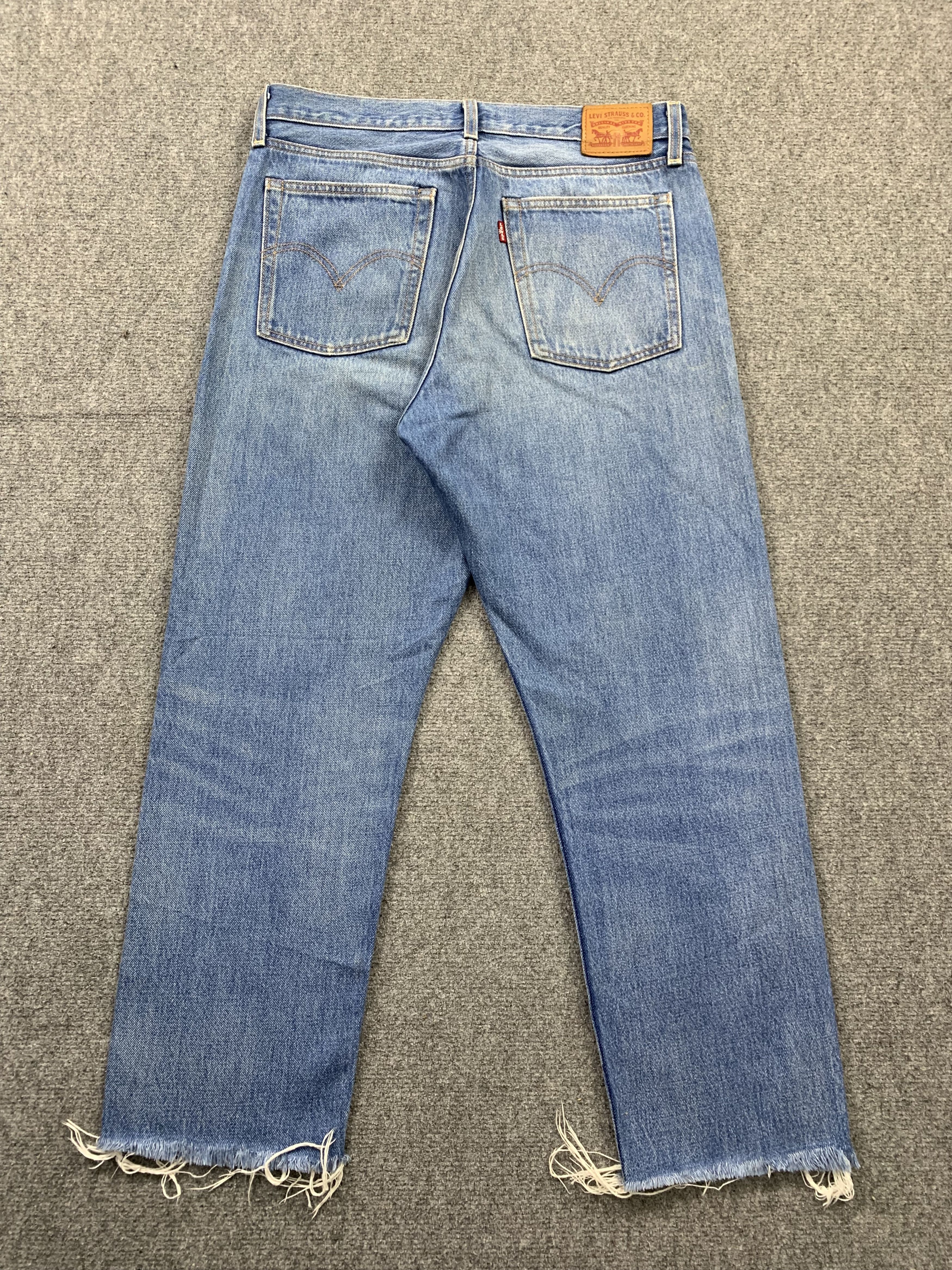 Levi's Vintage Levis 501 Faded Blue Jeans DP2188 Size US 32 / EU 48 - 3 Thumbnail