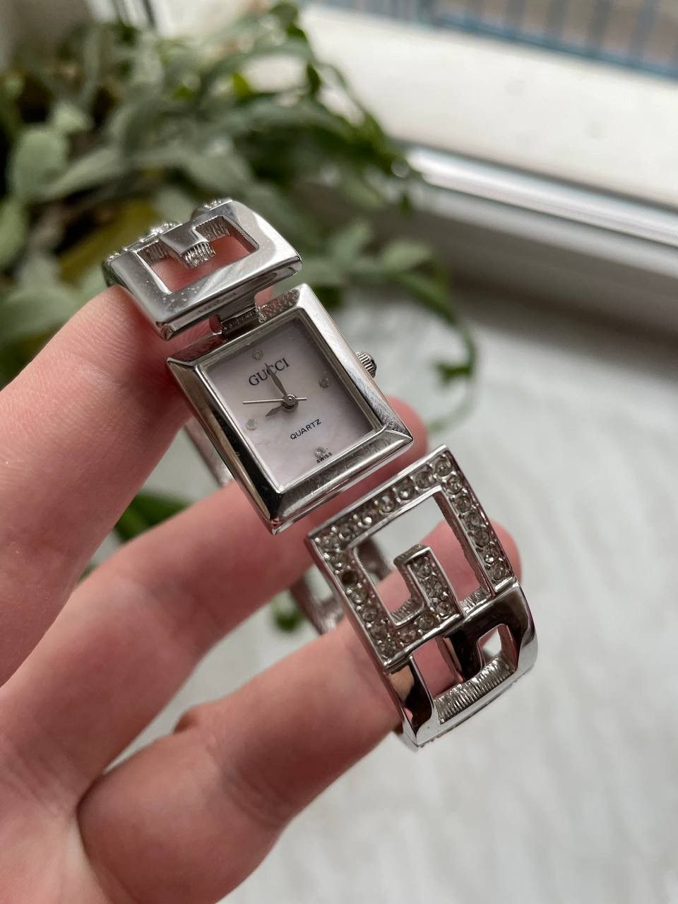 腕時計　GUCCI Gucci × Vintage Gucci Logo Sterling Silver Hinged Bangle REF