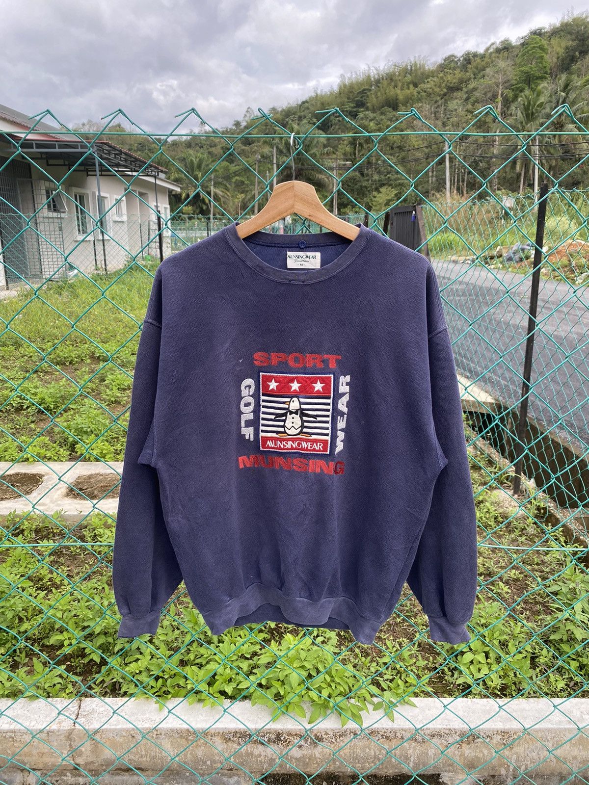 ⚡️Steals⚡️ Munsingwear Golf Woven Spellout Crewneck