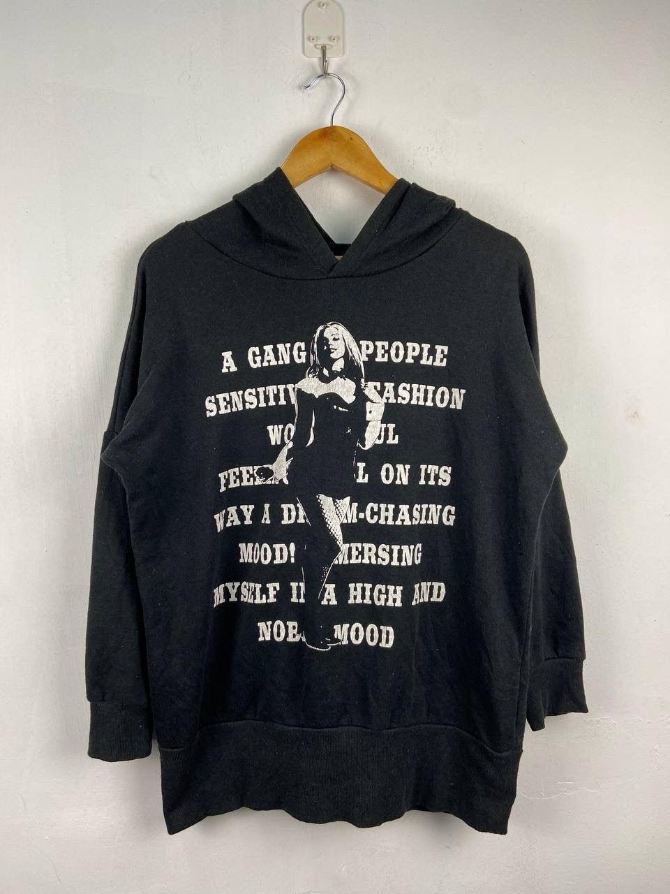 Japanese Brand Vintage Japanese Sexy Girl Hoodie Pullover Hysteric Style Size L / US 10 / IT 46 - 1 Thumbnail