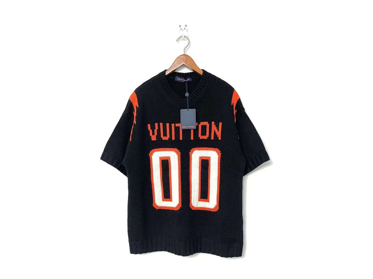 Shop Louis Vuitton 2022 SS Intarsia Football T-Shirt (1A9TAX) by