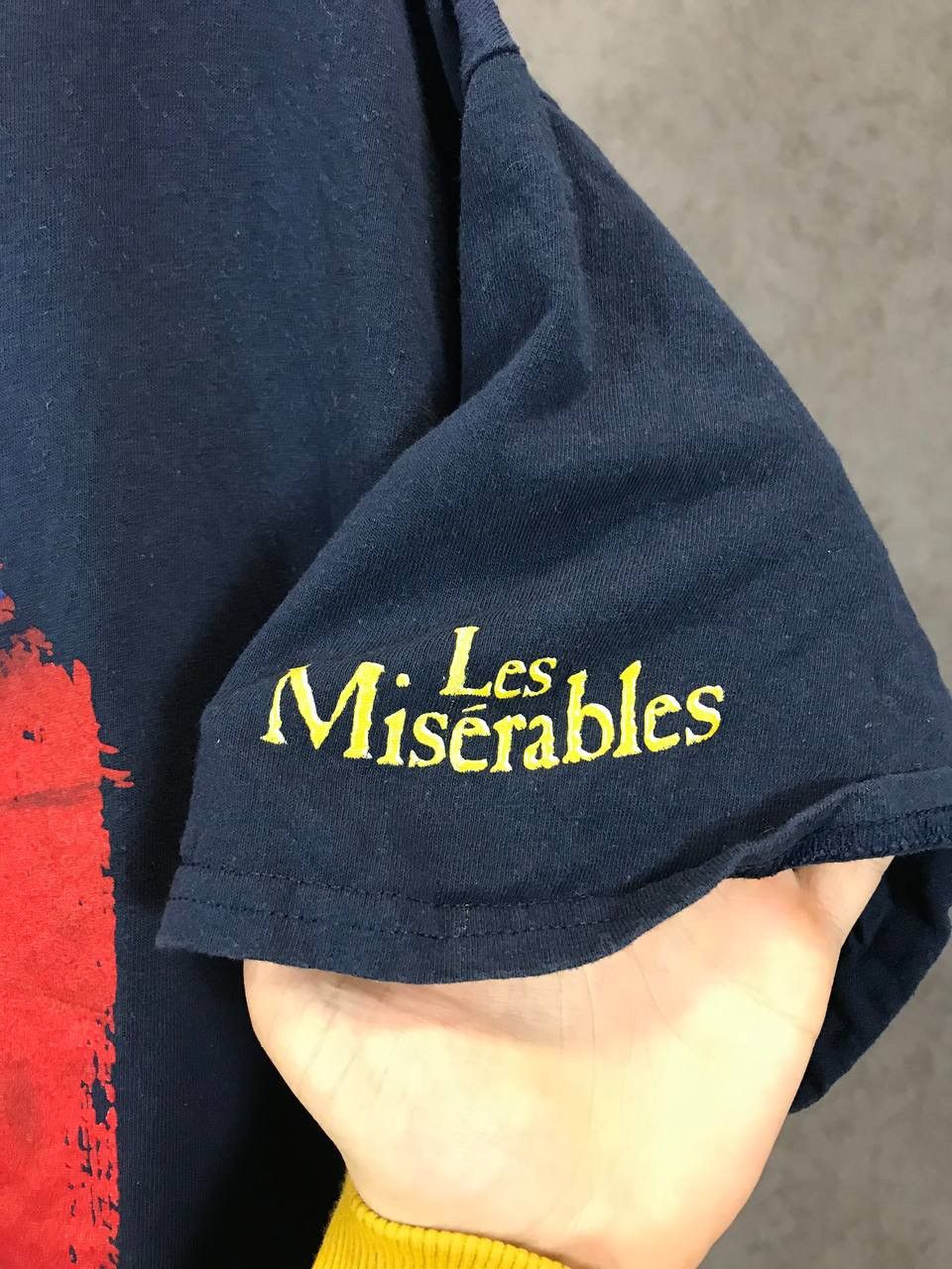 Vintage Les Miserables vintage tee Size US XL / EU 56 / 4 - 4 Thumbnail