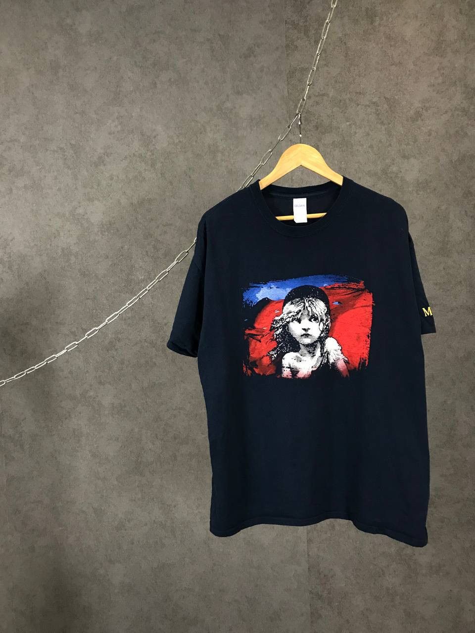 Vintage Les Miserables vintage tee Size US XL / EU 56 / 4 - 1 Thumbnail