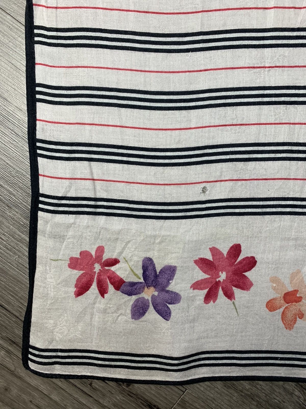 Burberry Burberry Handkercheif Pocketsquares Scarf Size ONE SIZE - 4 Thumbnail