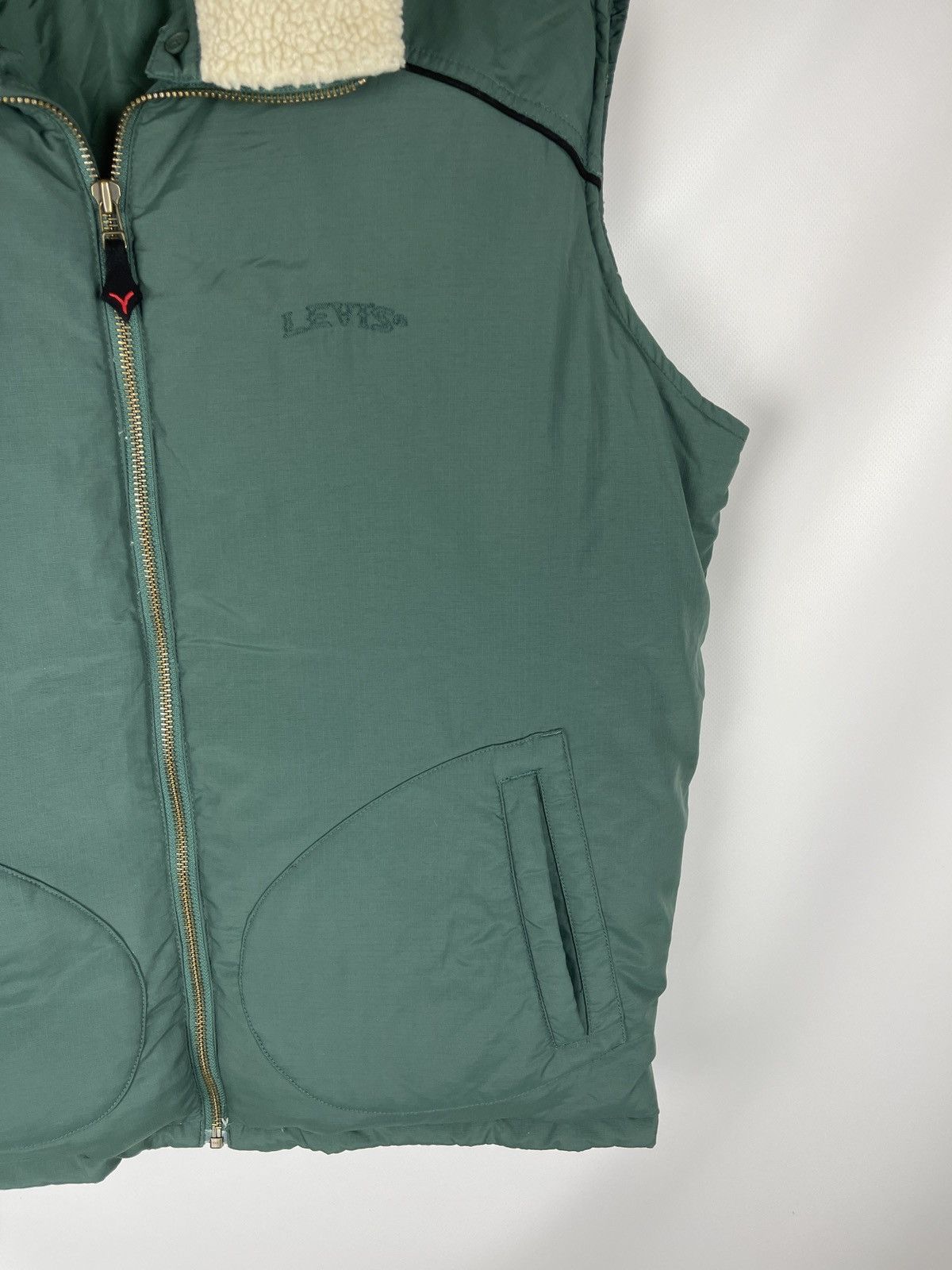 Levi's Levi’s vintage nylon down vest fake sheep fur collar gilet Size US XL / EU 56 / 4 - 5 Thumbnail