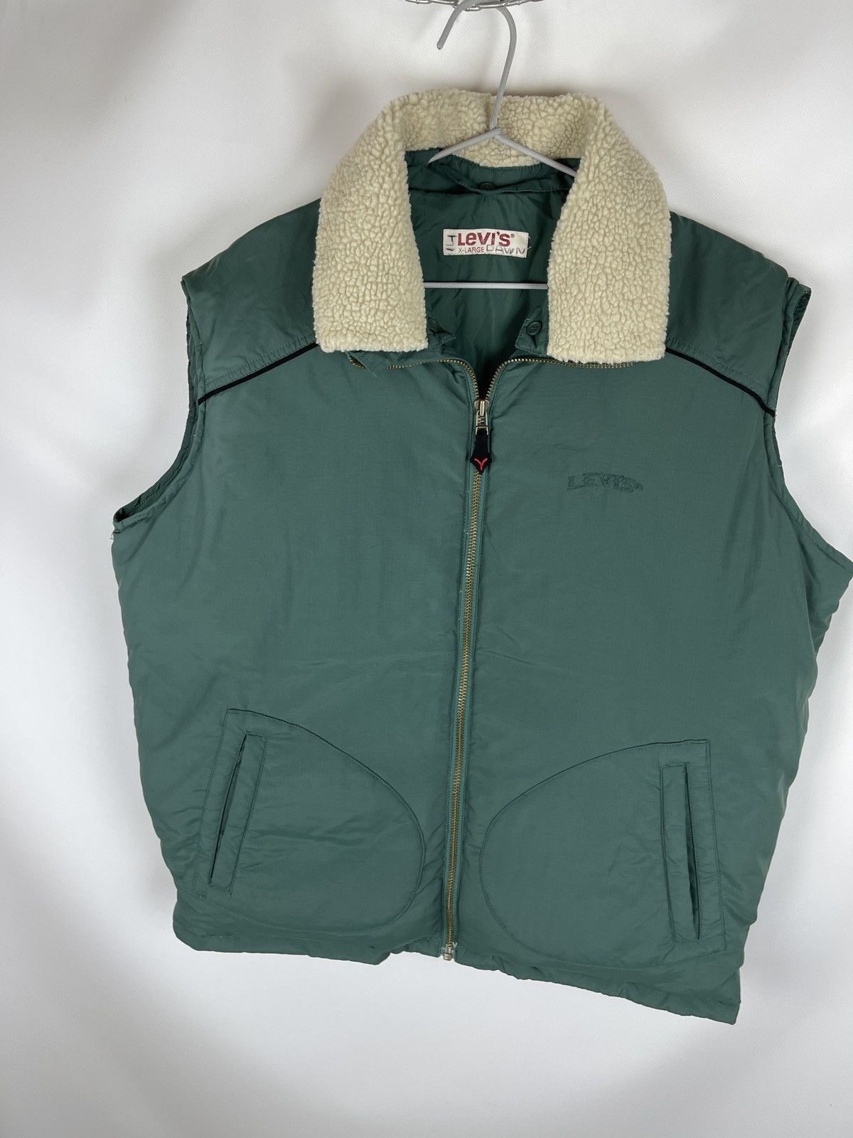 Levi's Levi’s vintage nylon down vest fake sheep fur collar gilet Size US XL / EU 56 / 4 - 6 Thumbnail
