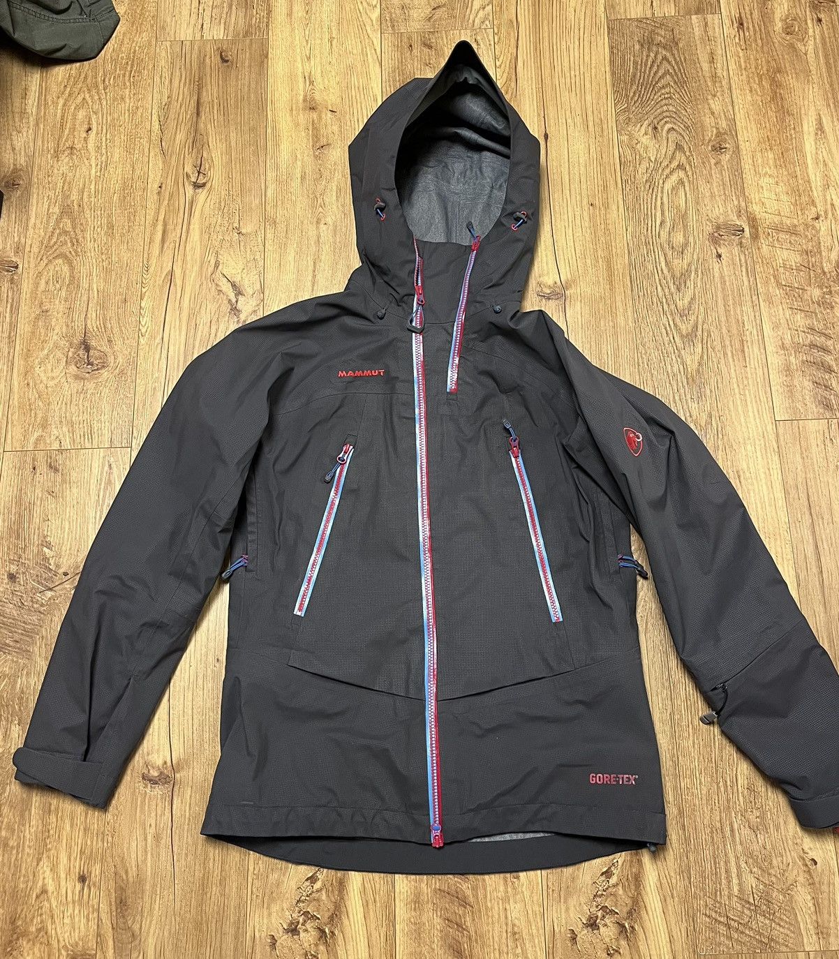 MAMMUT(マムート) GORE-TEX Thunderstorm Rain Jacket 1010