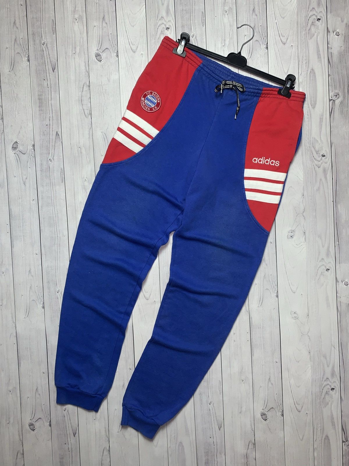 Vintage Vintage soccer joggers Bayern Munich adidas pants size L Size US 34 / EU 50 - 1 Thumbnail