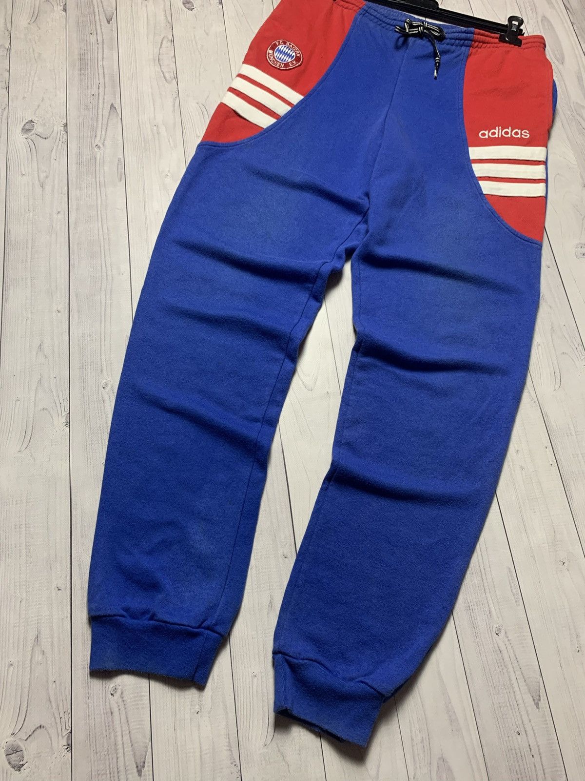 Vintage Vintage soccer joggers Bayern Munich adidas pants size L Size US 34 / EU 50 - 3 Thumbnail