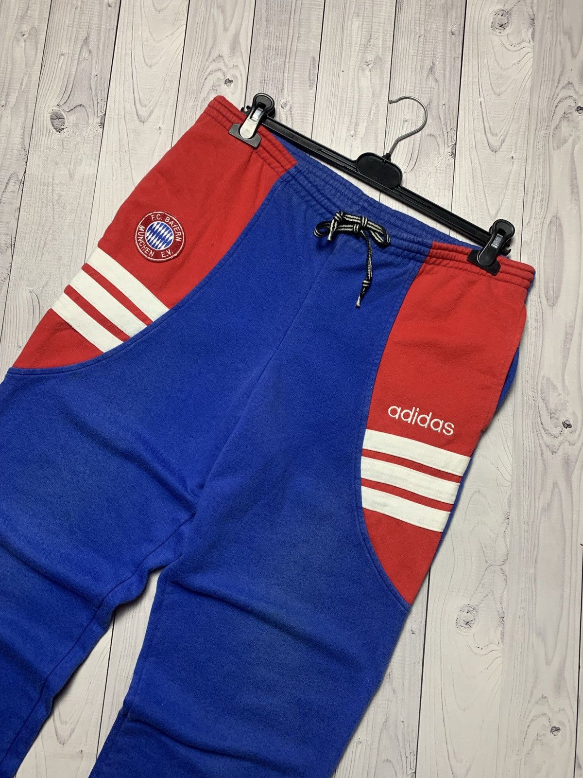 Vintage Vintage soccer joggers Bayern Munich adidas pants size L Size US 34 / EU 50 - 2 Thumbnail