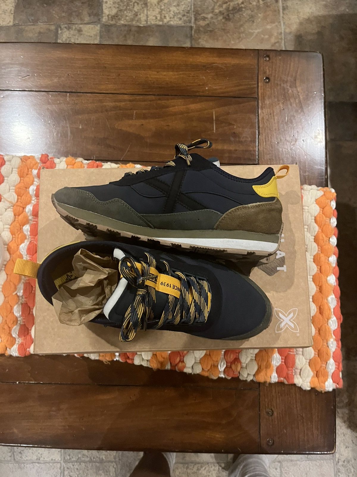 Munich Low-Top Sneakers