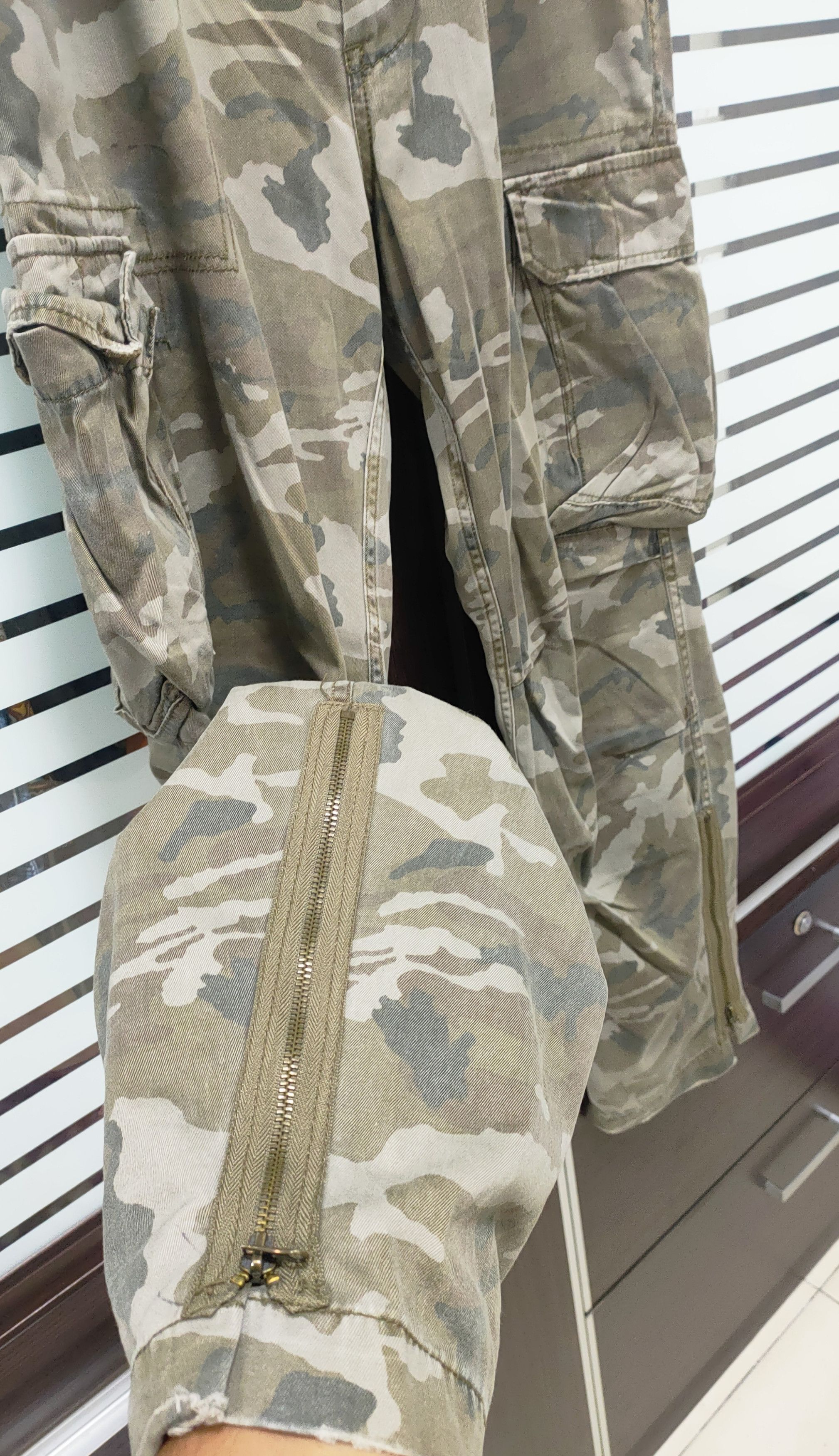 Japanese Brand Real Crush Clothing Multipocket Camo Pants Size US 31 - 4 Thumbnail