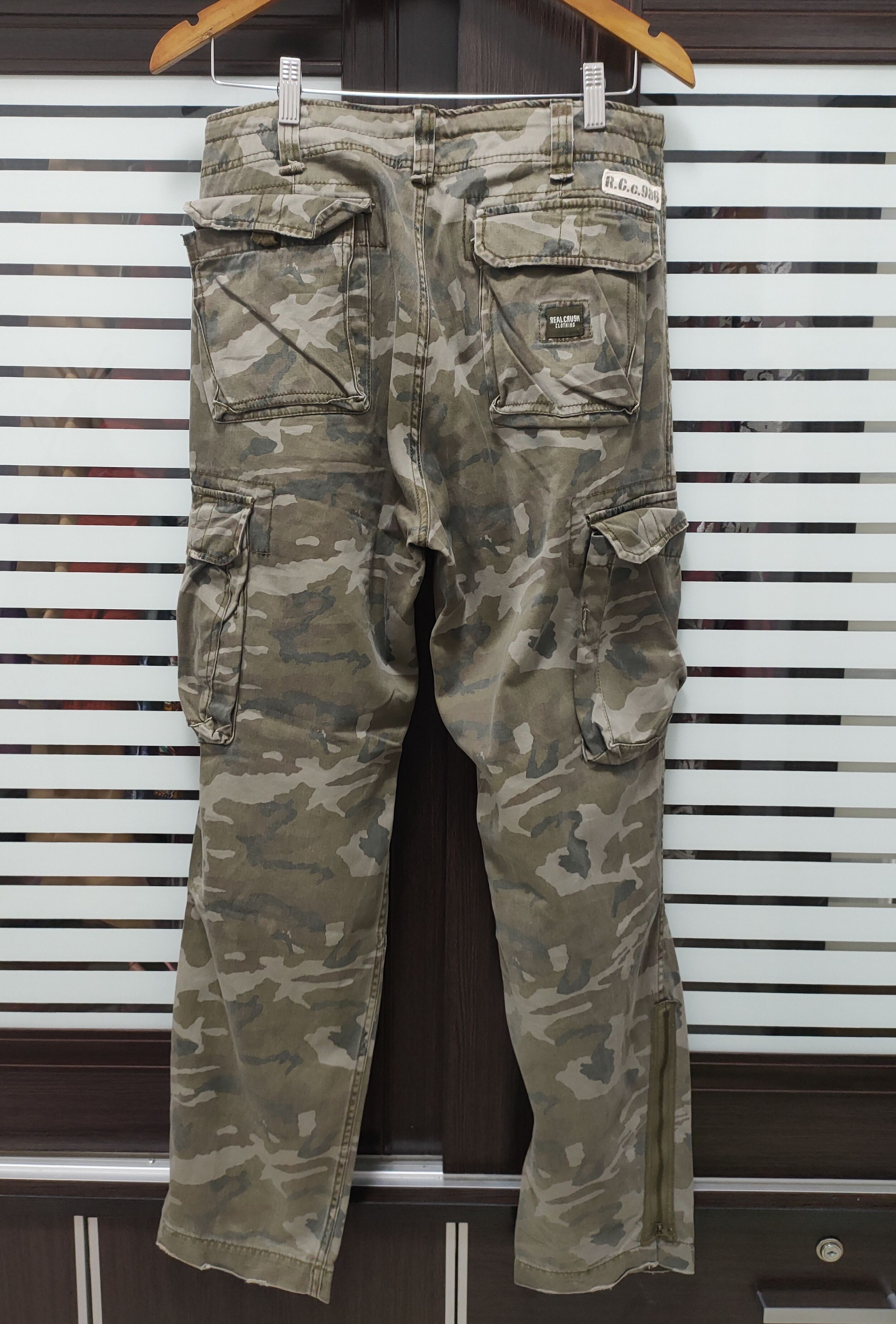 Japanese Brand Real Crush Clothing Multipocket Camo Pants Size US 31 - 7 Thumbnail