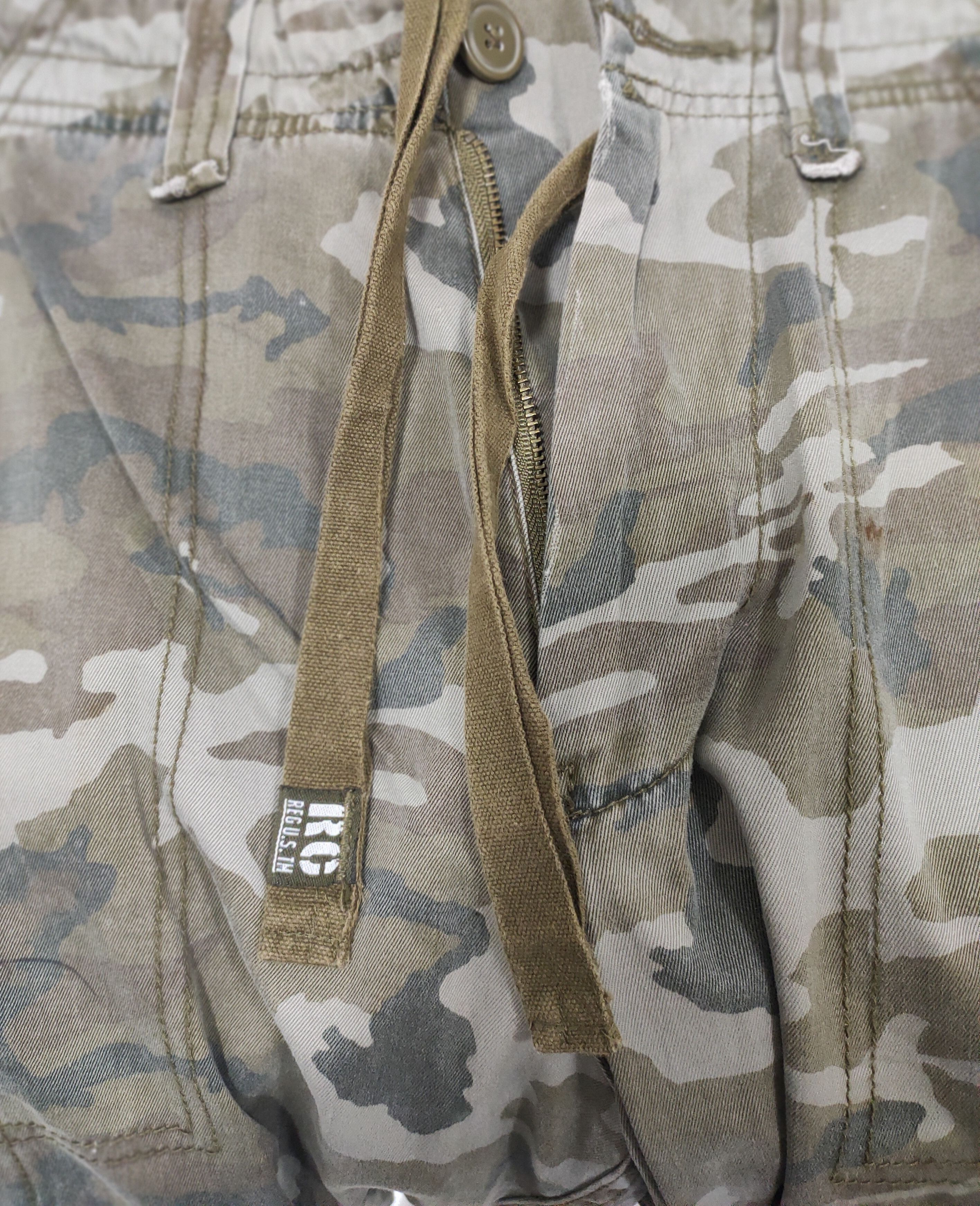 Japanese Brand Real Crush Clothing Multipocket Camo Pants Size US 31 - 8 Thumbnail