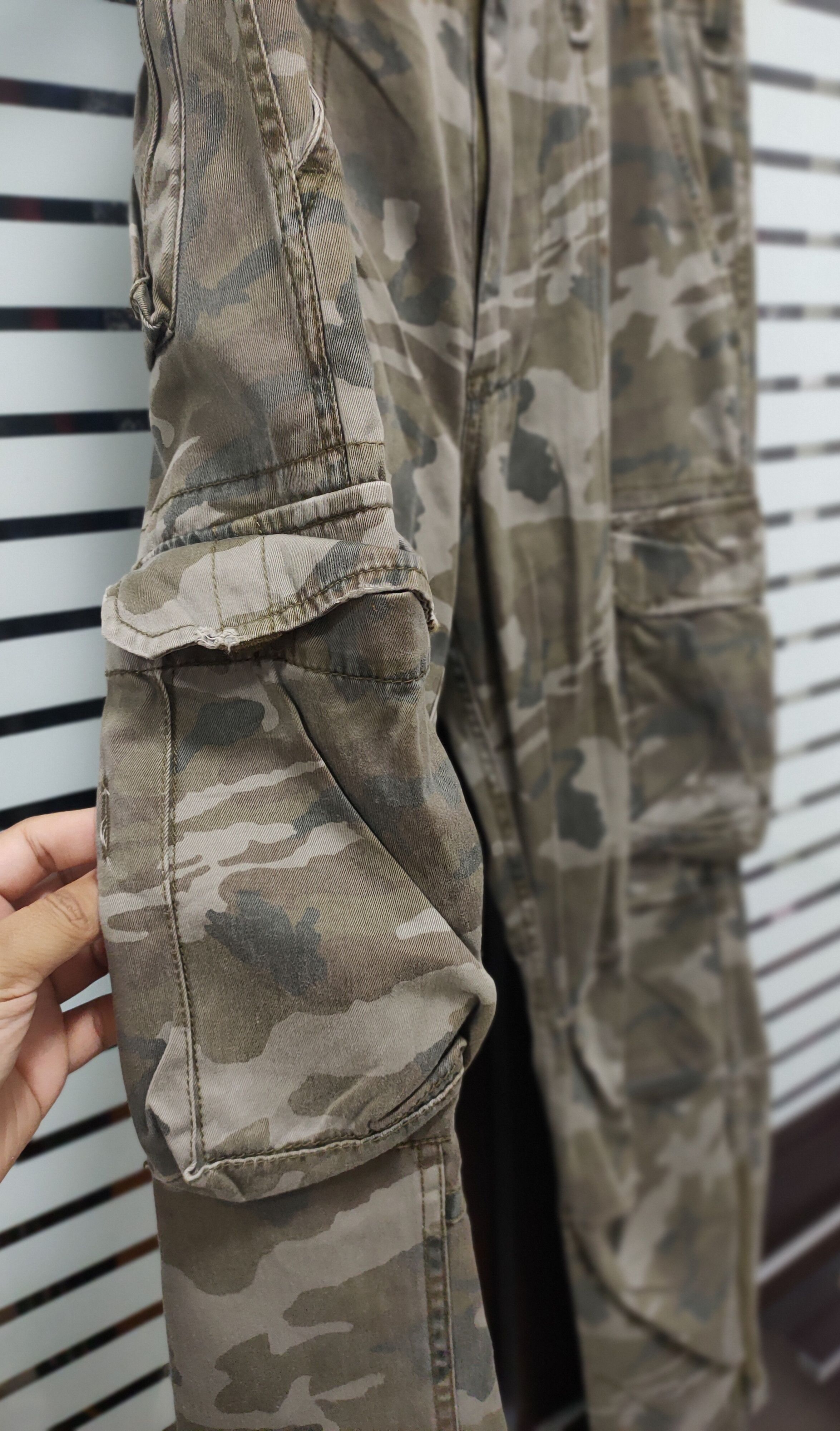 Japanese Brand Real Crush Clothing Multipocket Camo Pants Size US 31 - 2 Thumbnail