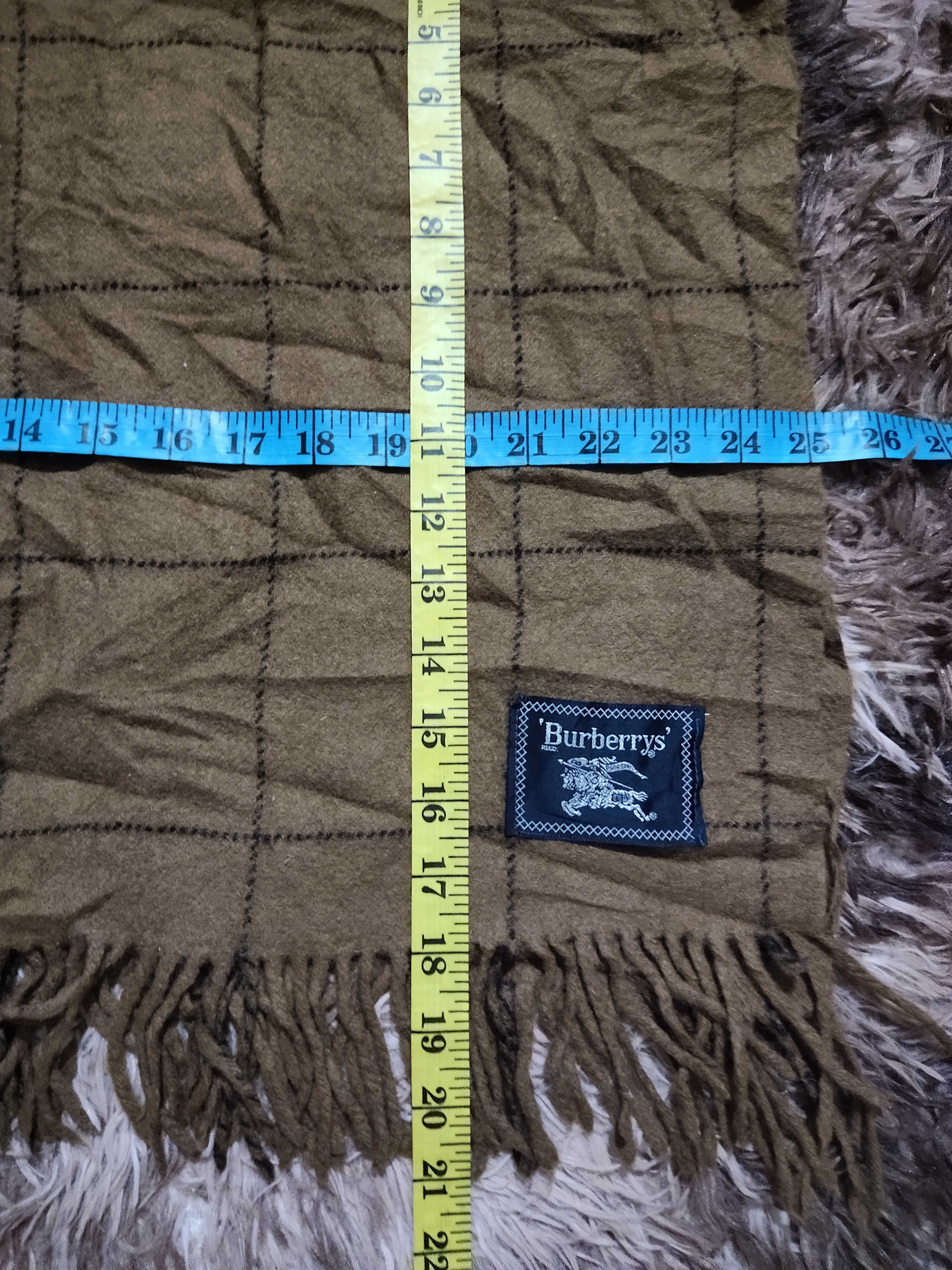 Burberry wool muffler