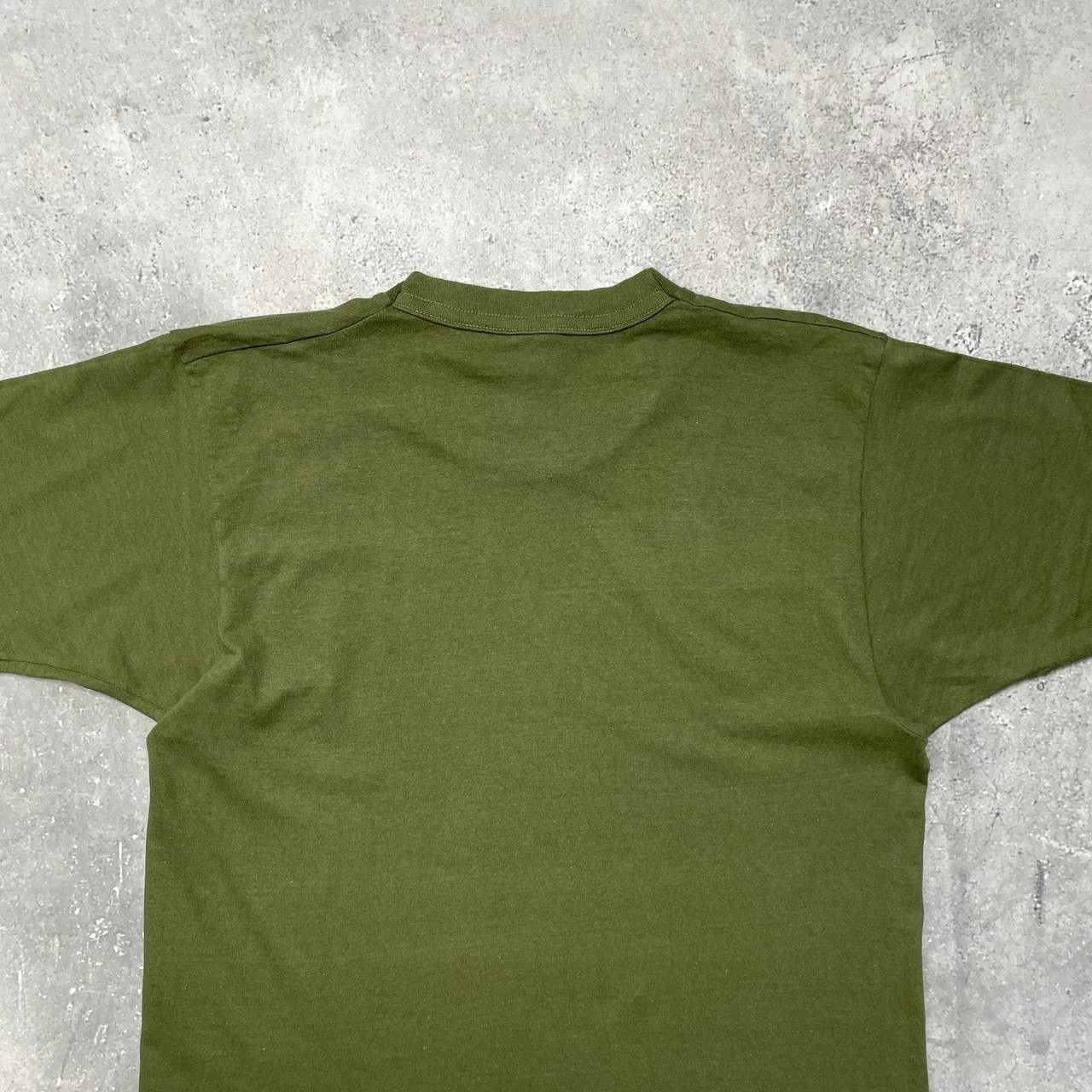 Vintage Vintage 90s British Army Arma Pacis Fulcra T Shirt Green L Size US L / EU 52-54 / 3 - 12 Thumbnail