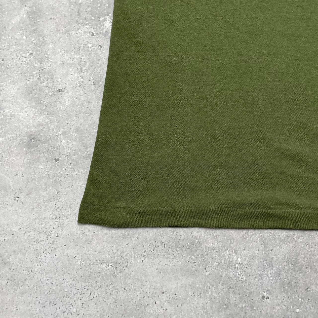 Vintage Vintage 90s British Army Arma Pacis Fulcra T Shirt Green L Size US L / EU 52-54 / 3 - 8 Thumbnail