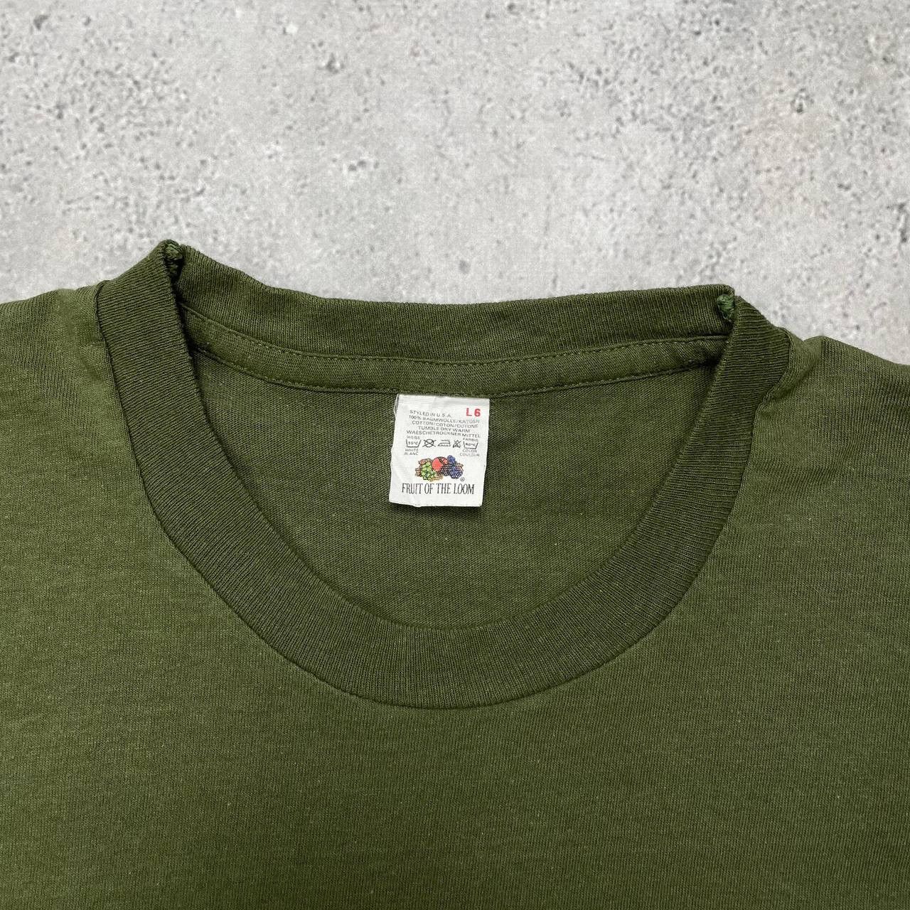 Vintage Vintage 90s British Army Arma Pacis Fulcra T Shirt Green L Size US L / EU 52-54 / 3 - 4 Thumbnail