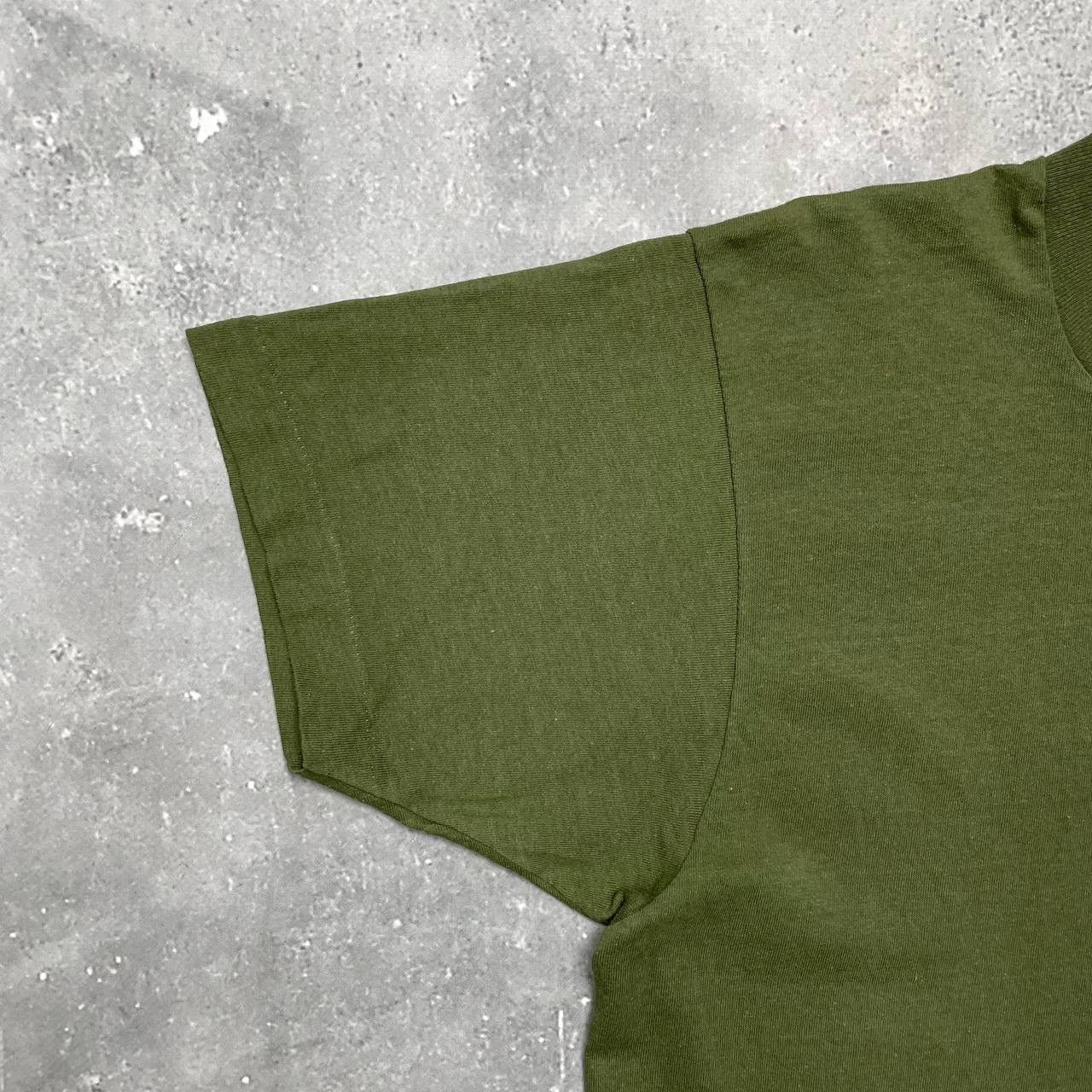 Vintage Vintage 90s British Army Arma Pacis Fulcra T Shirt Green L Size US L / EU 52-54 / 3 - 5 Thumbnail