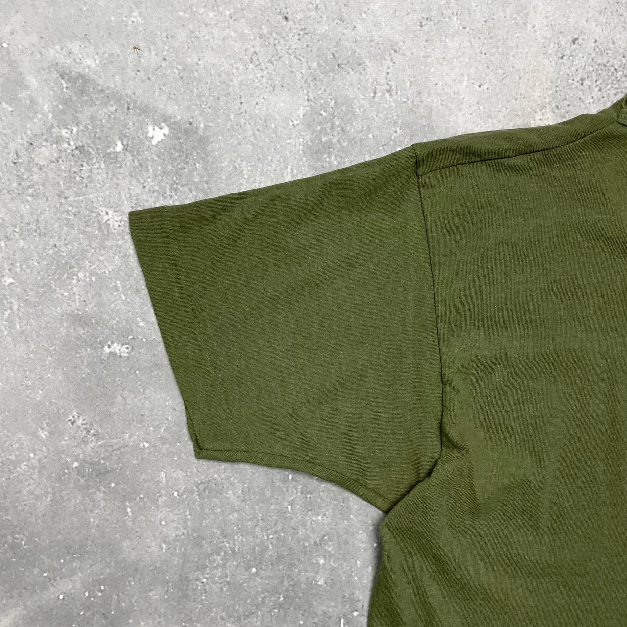 Vintage Vintage 90s British Army Arma Pacis Fulcra T Shirt Green L Size US L / EU 52-54 / 3 - 13 Thumbnail