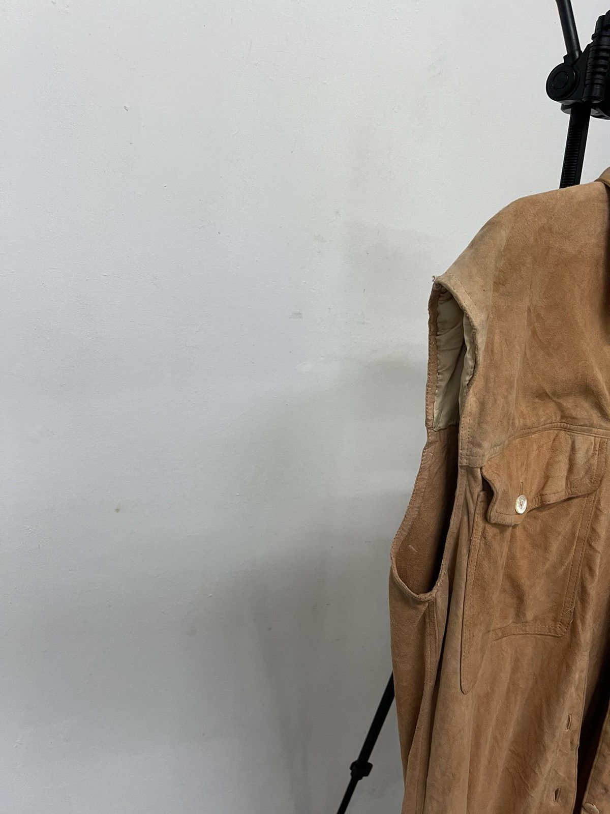 Loewe × Vintage Vintage Loewe Soft Suede Leather Sleeveless shirt Size US M / EU 48-50 / 2 - 8 Thumbnail