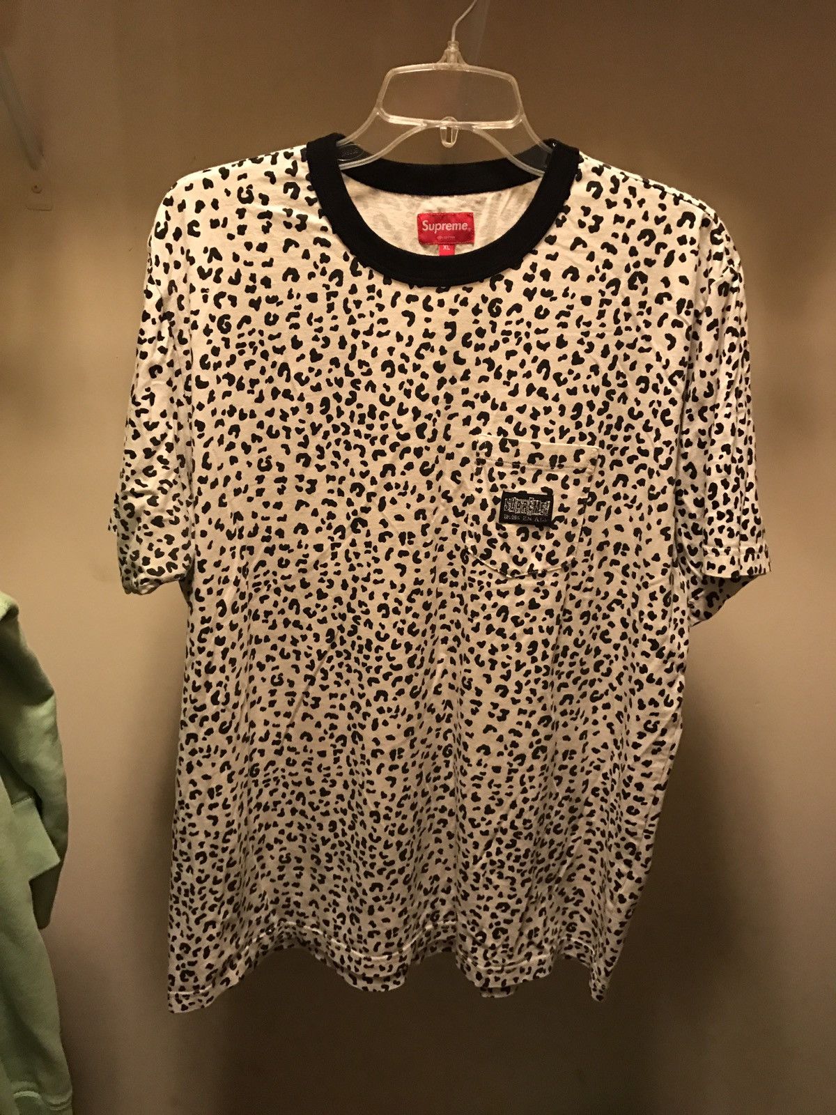 Supreme leopard tee shop