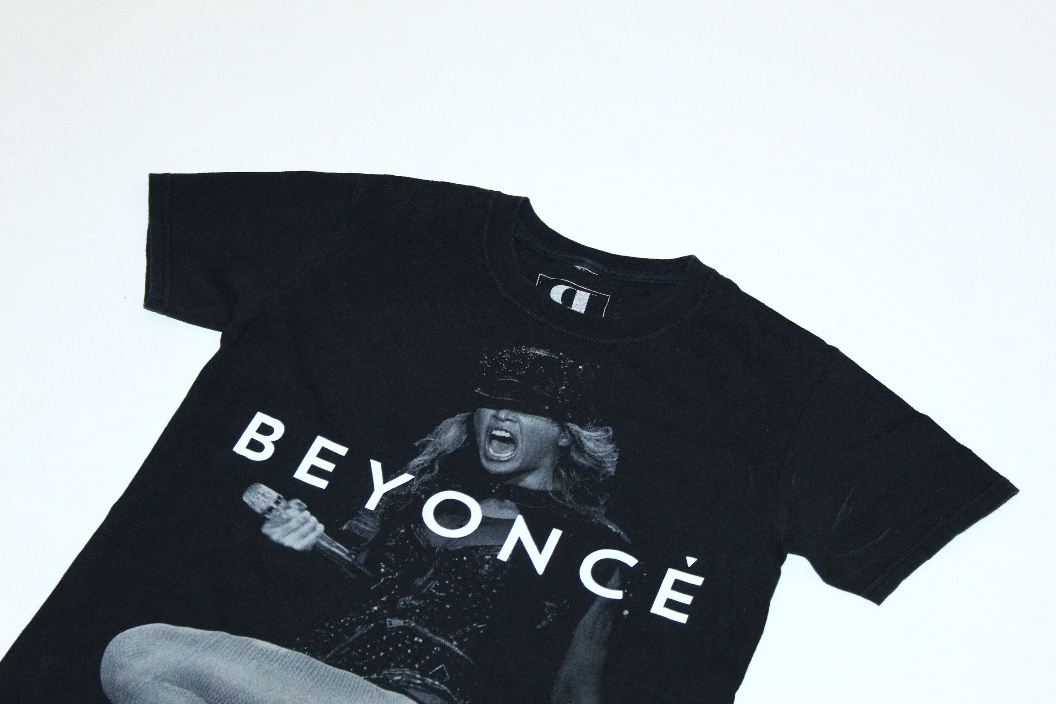 Beyonce Beyonce The Mrs. Carter Show World Tour Graphic T-shirt Size US S / EU 44-46 / 1 - 3 Thumbnail