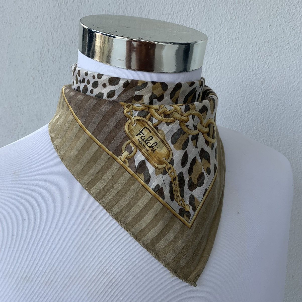 Other CARLOS FALCHI new york silk scarf. vintage design Size ONE SIZE - 5 Thumbnail