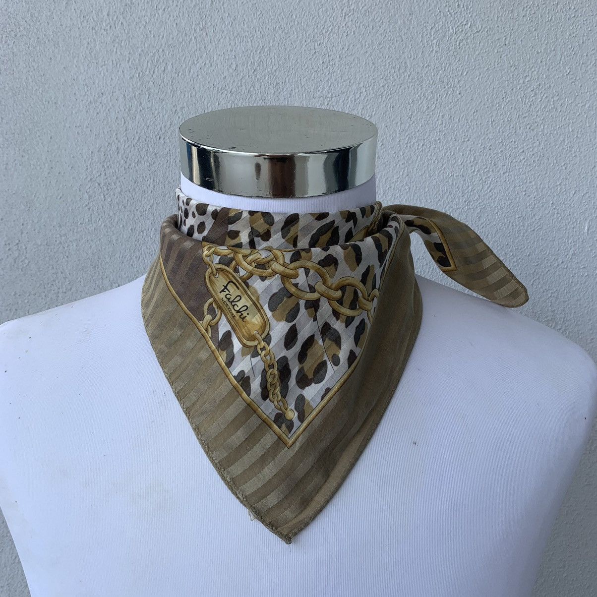 Other CARLOS FALCHI new york silk scarf. vintage design Size ONE SIZE - 4 Thumbnail
